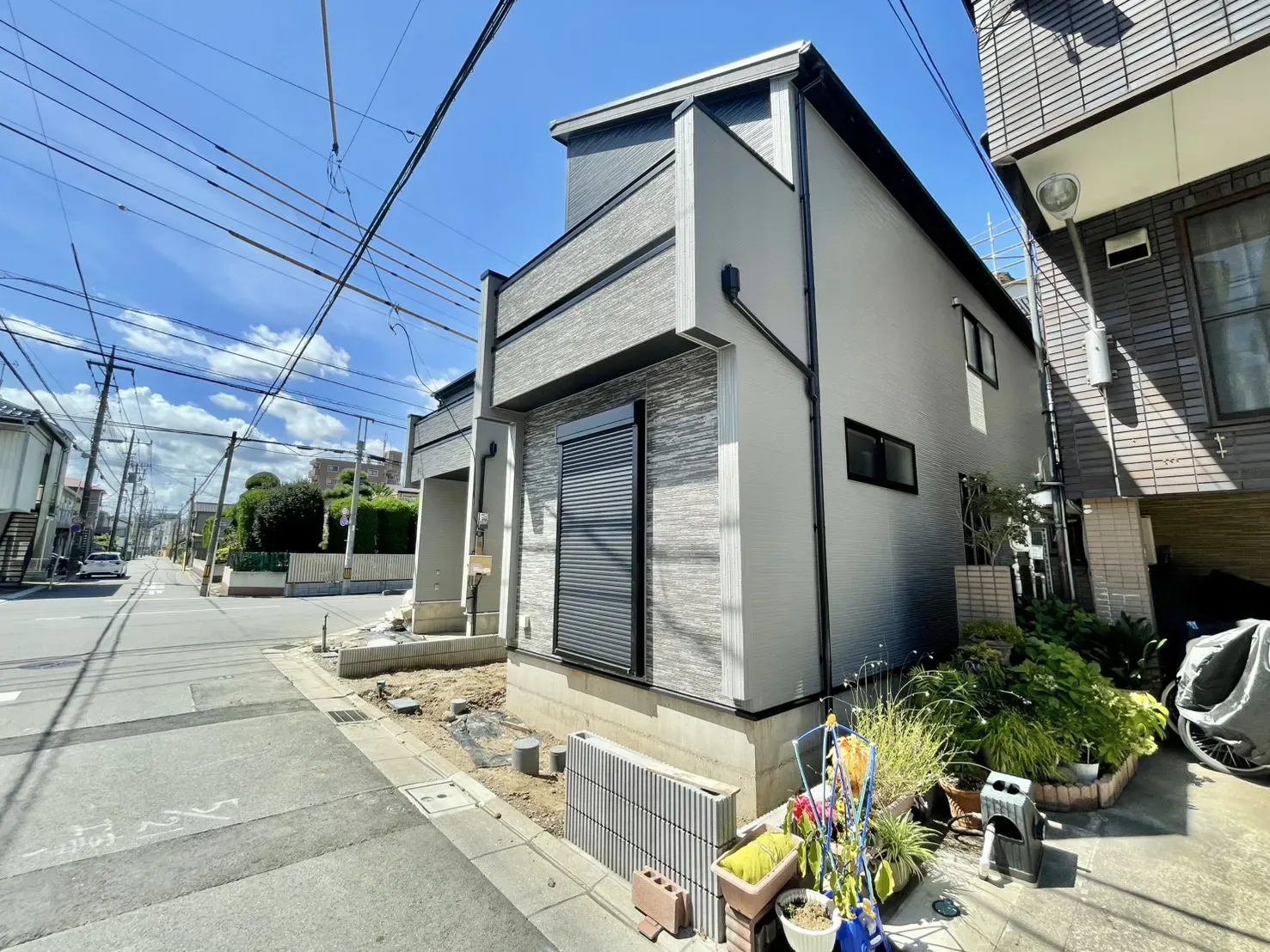 ≪1号棟≫外観写真 8.8現在