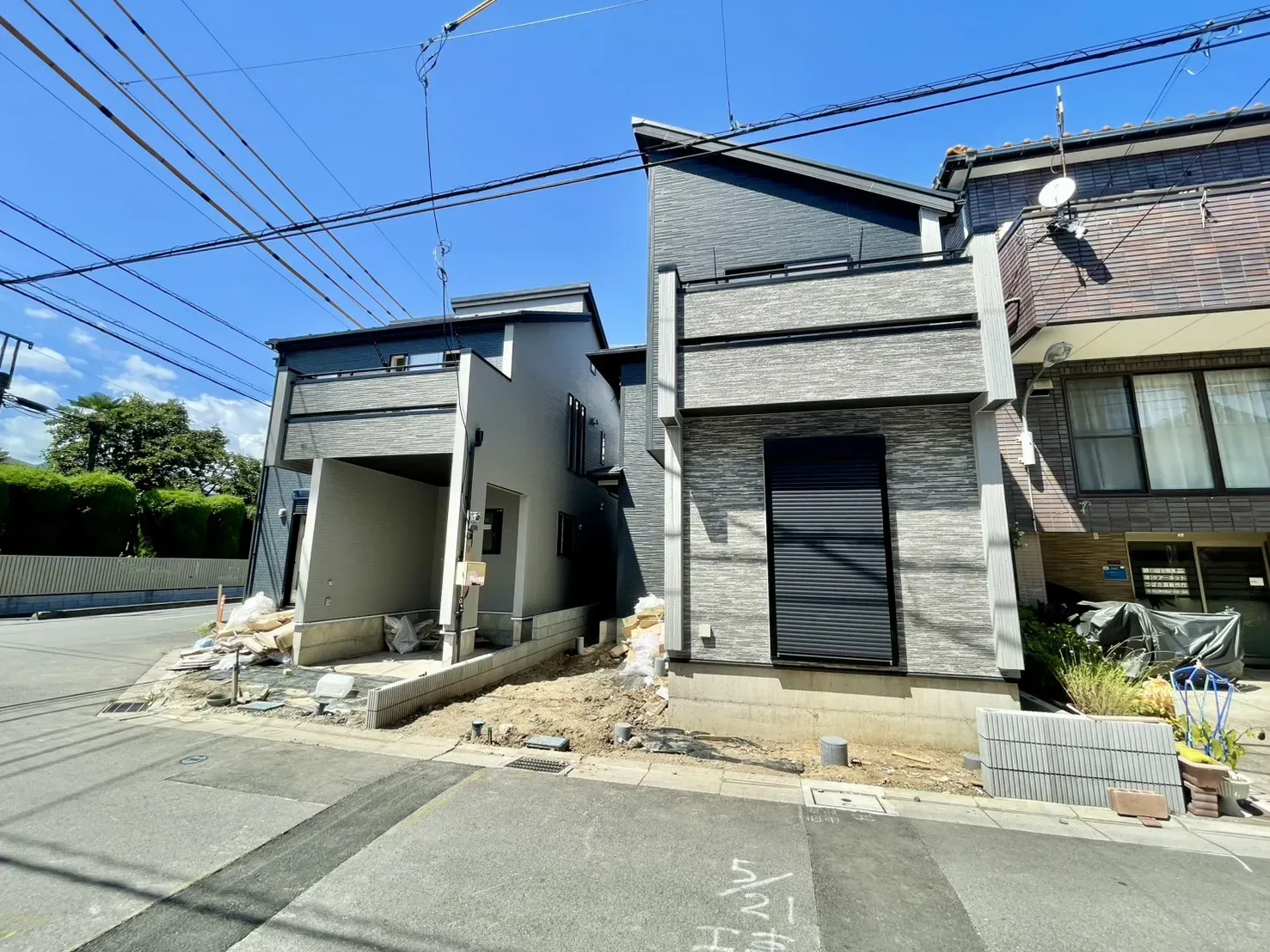≪1号棟・2号棟≫外観写真 8.8現在