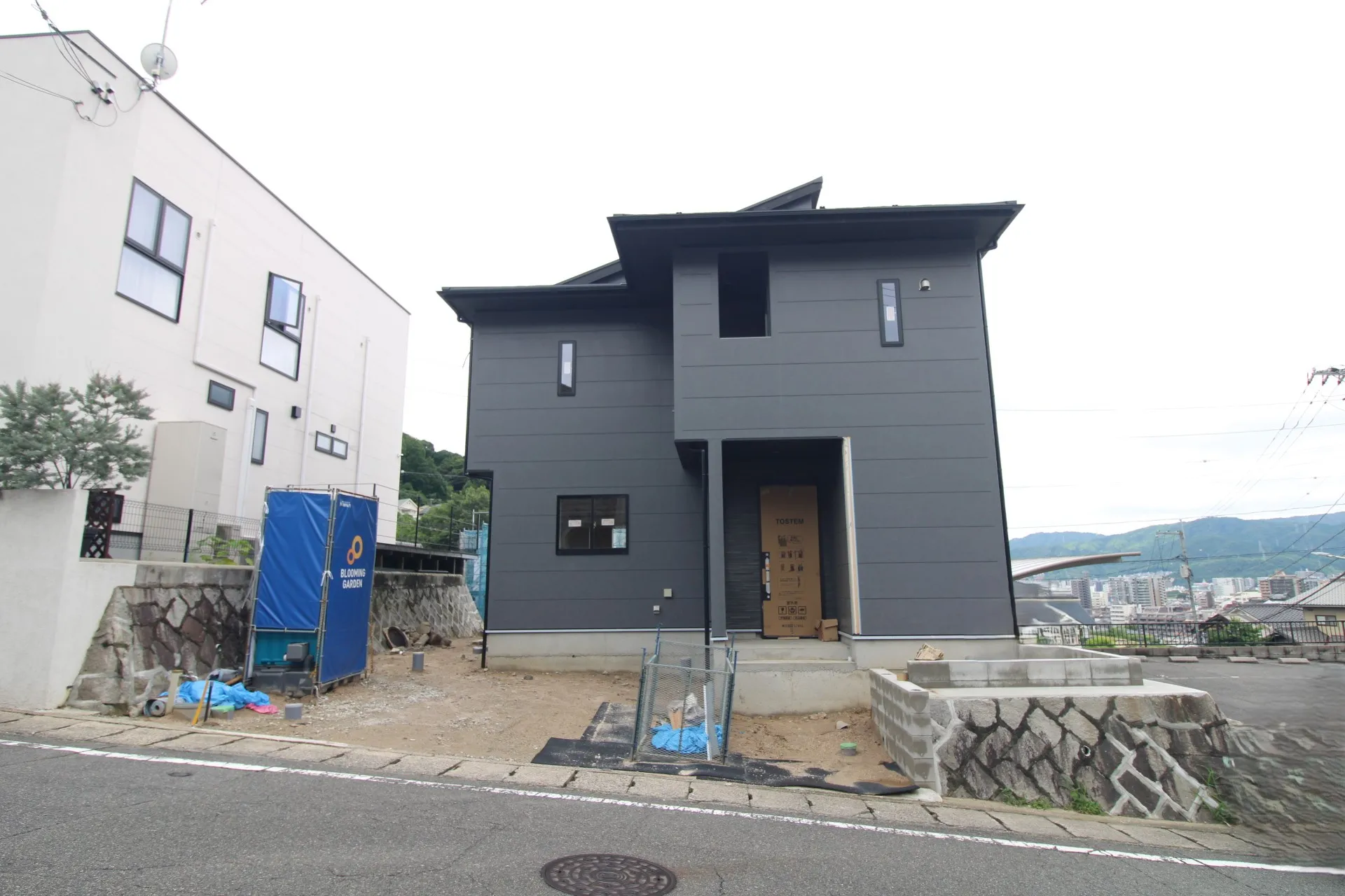 前面道路から見た宅地