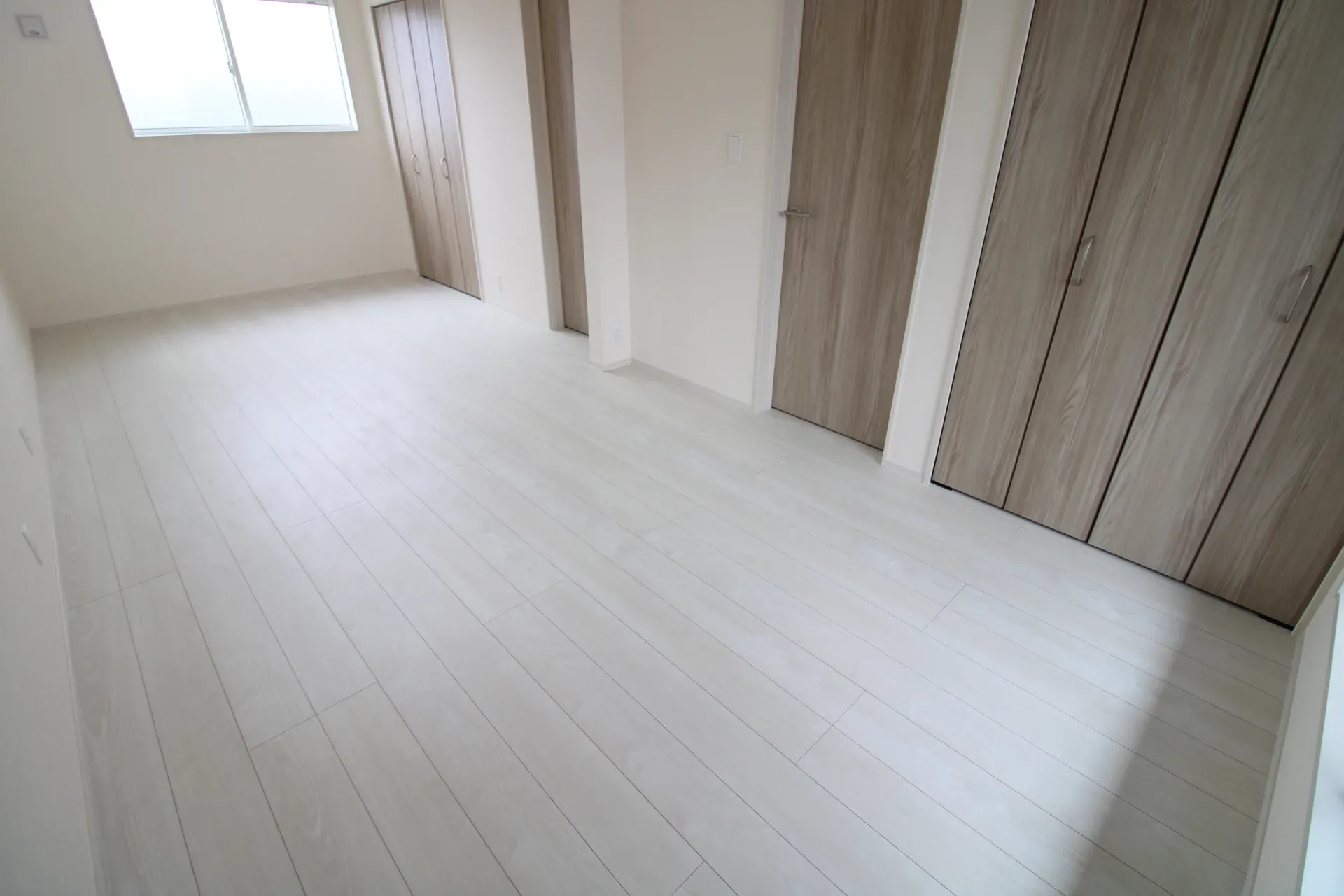 洋室(5.25帖+5.25帖)