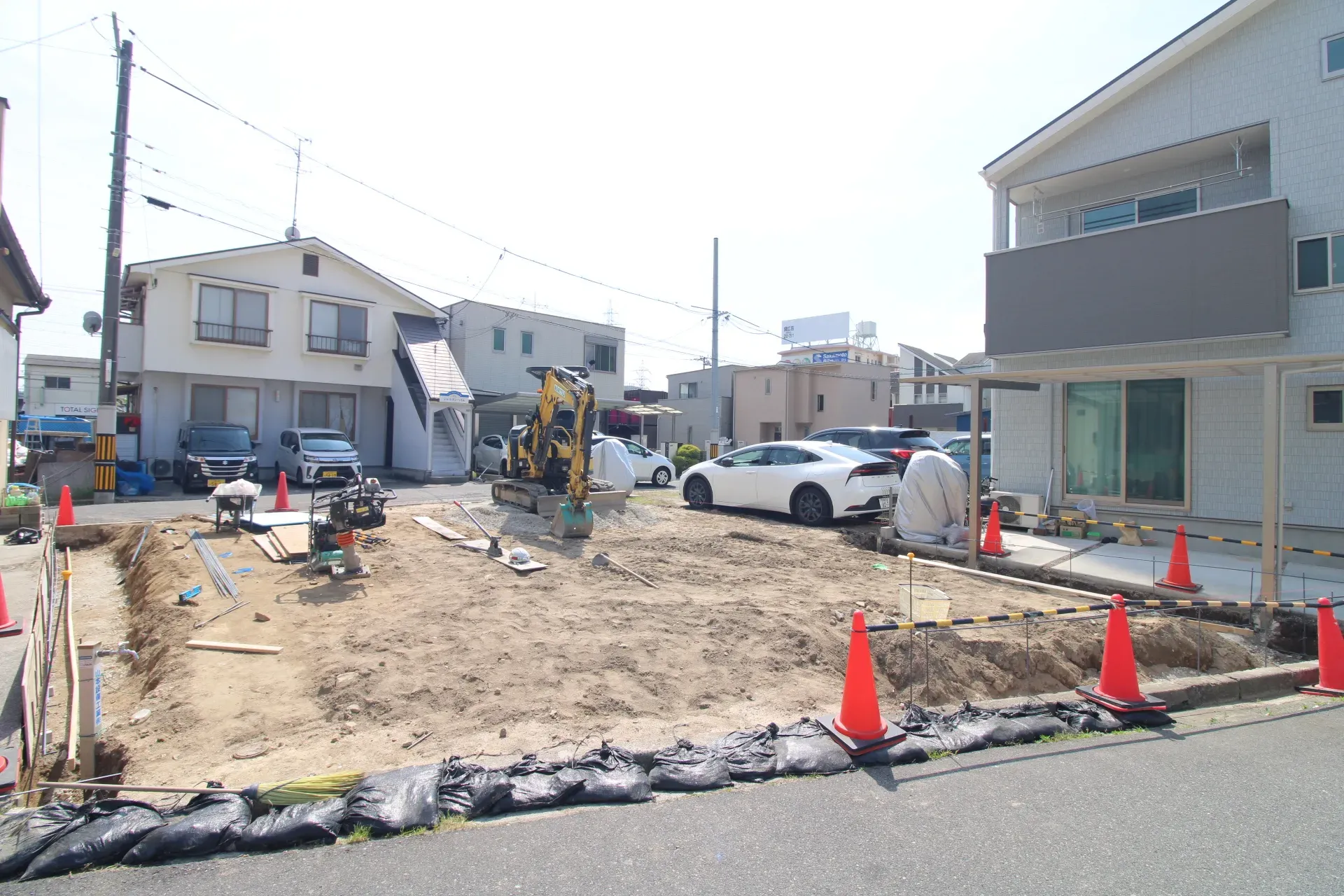 前面道路っから見た宅地