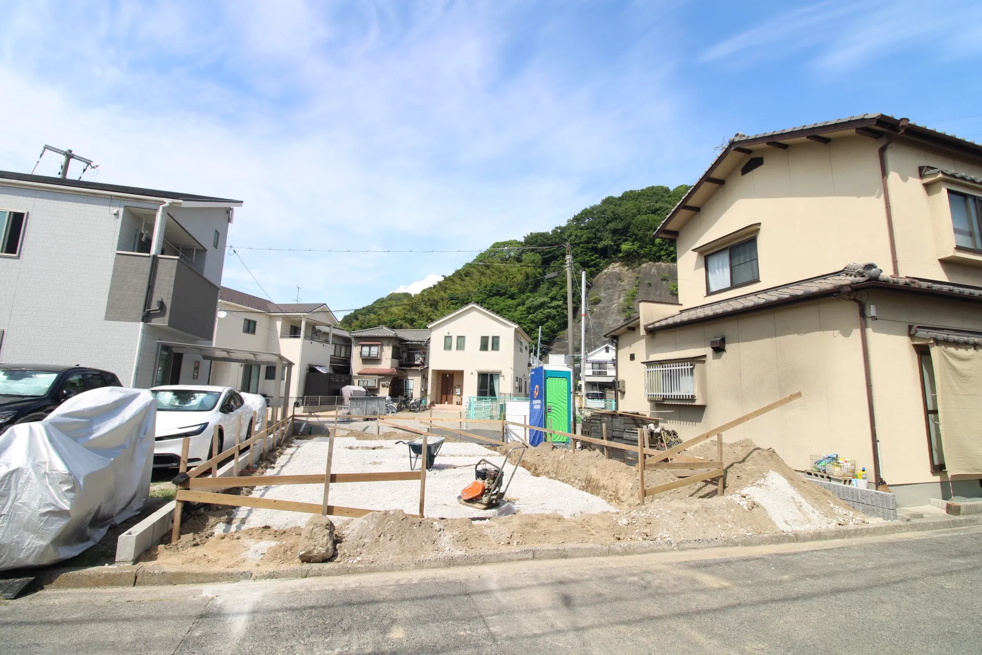 前面道路から見た宅地