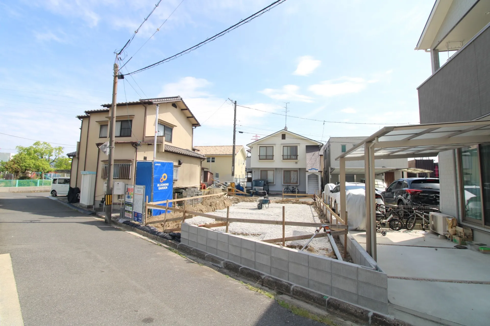 前面道路から見た宅地