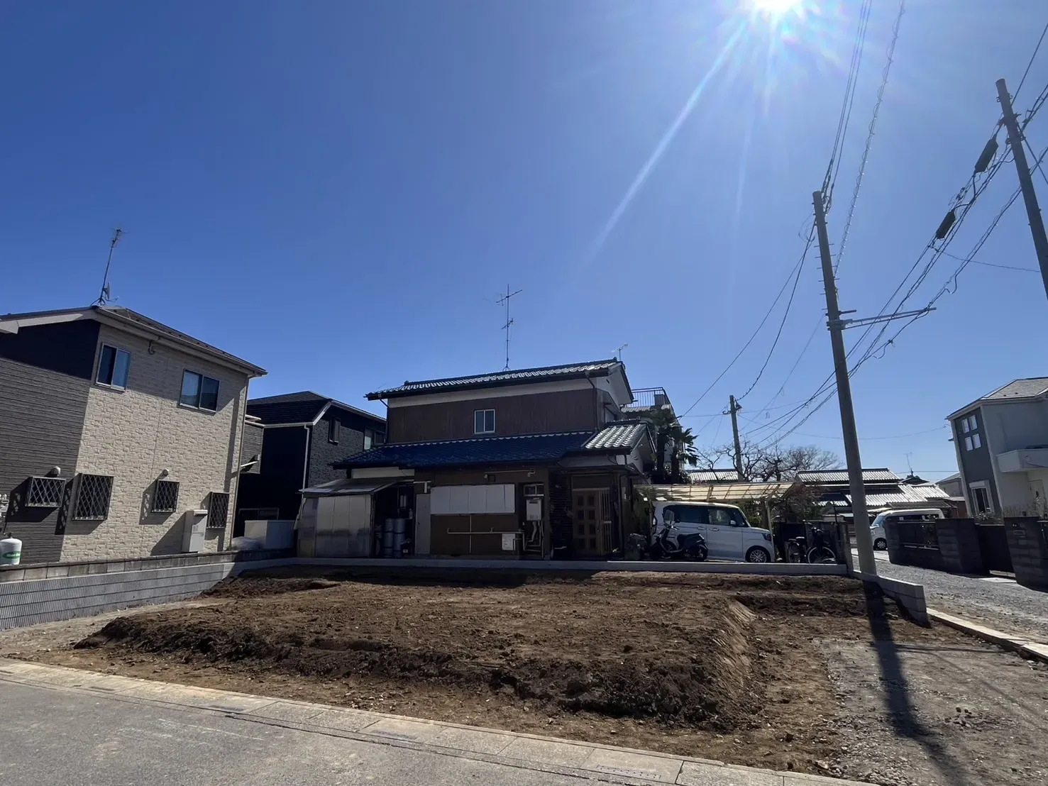 【外観写真】制震ダンパーを搭載した、地震に強い住まいです。地震の揺れを吸収し、建物へのダメージを軽減してくれる特徴があります。