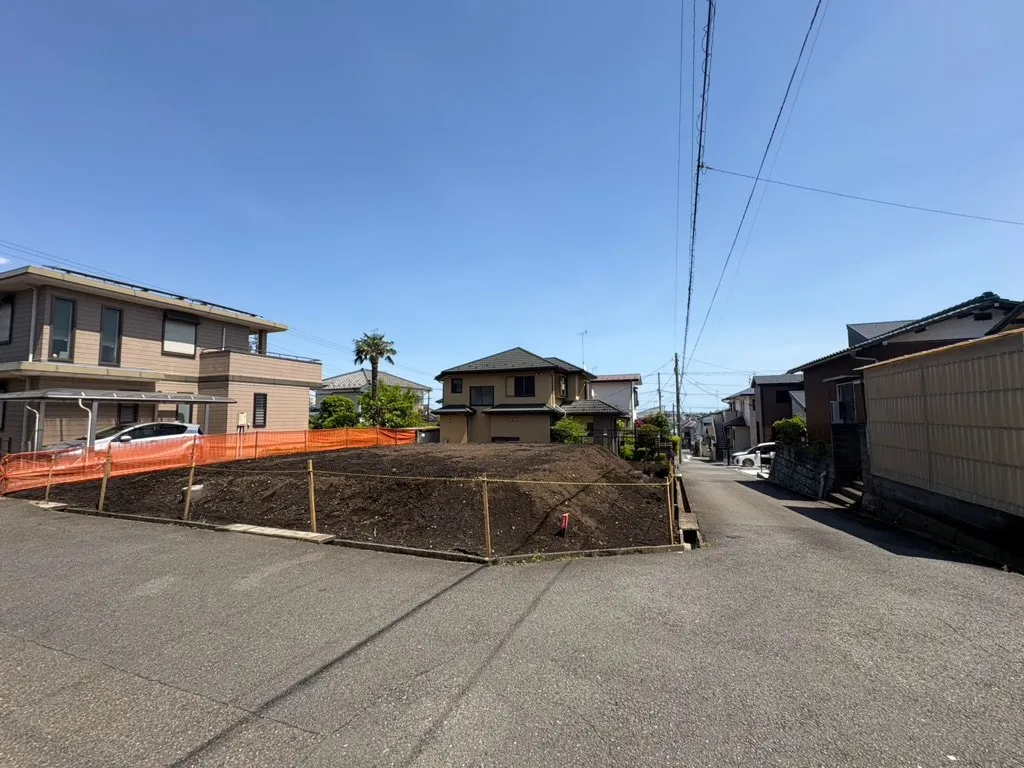 徒歩6分の場所に小学校。お子さんもらくらく登校できます。