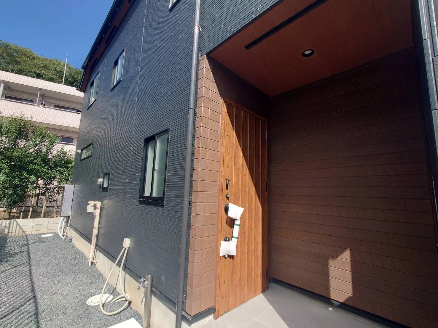 1号棟:玄関