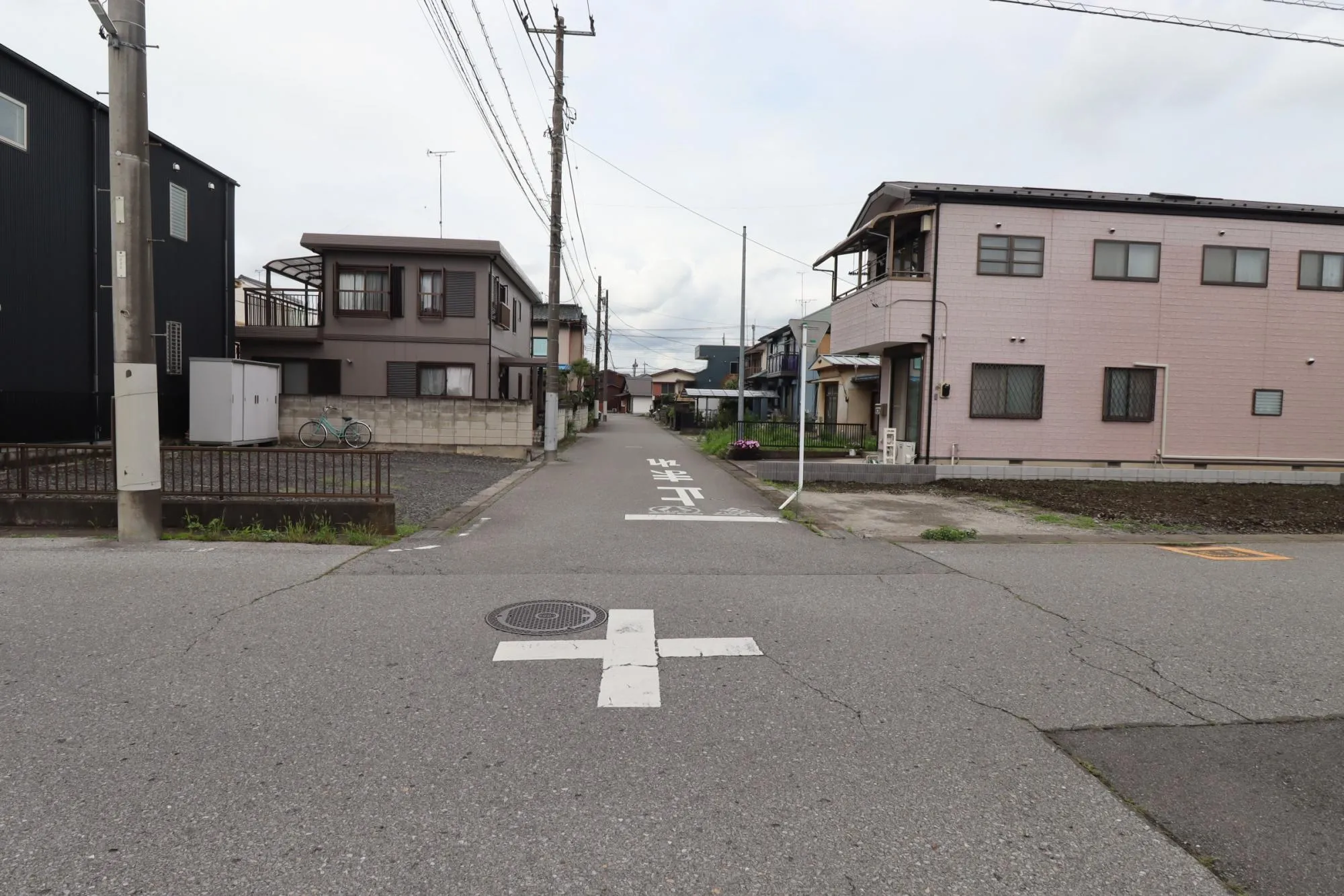 前面道路含む現地写真(造成後)