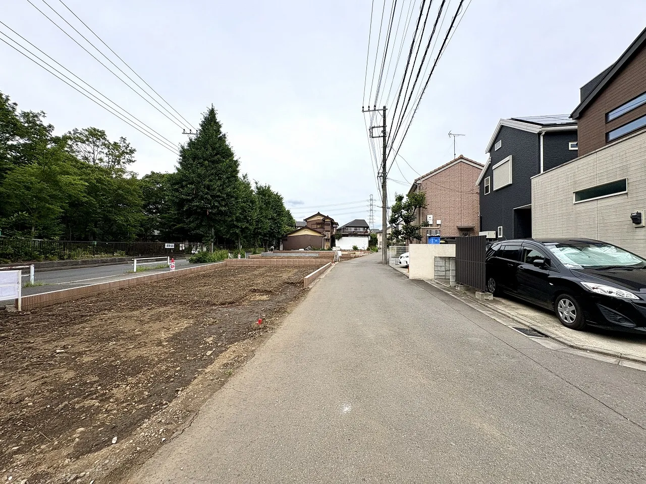 【前面道路含む現地写真】