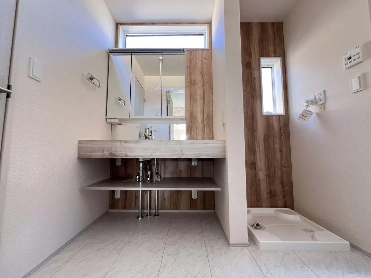 【1号棟 洗面化粧台】