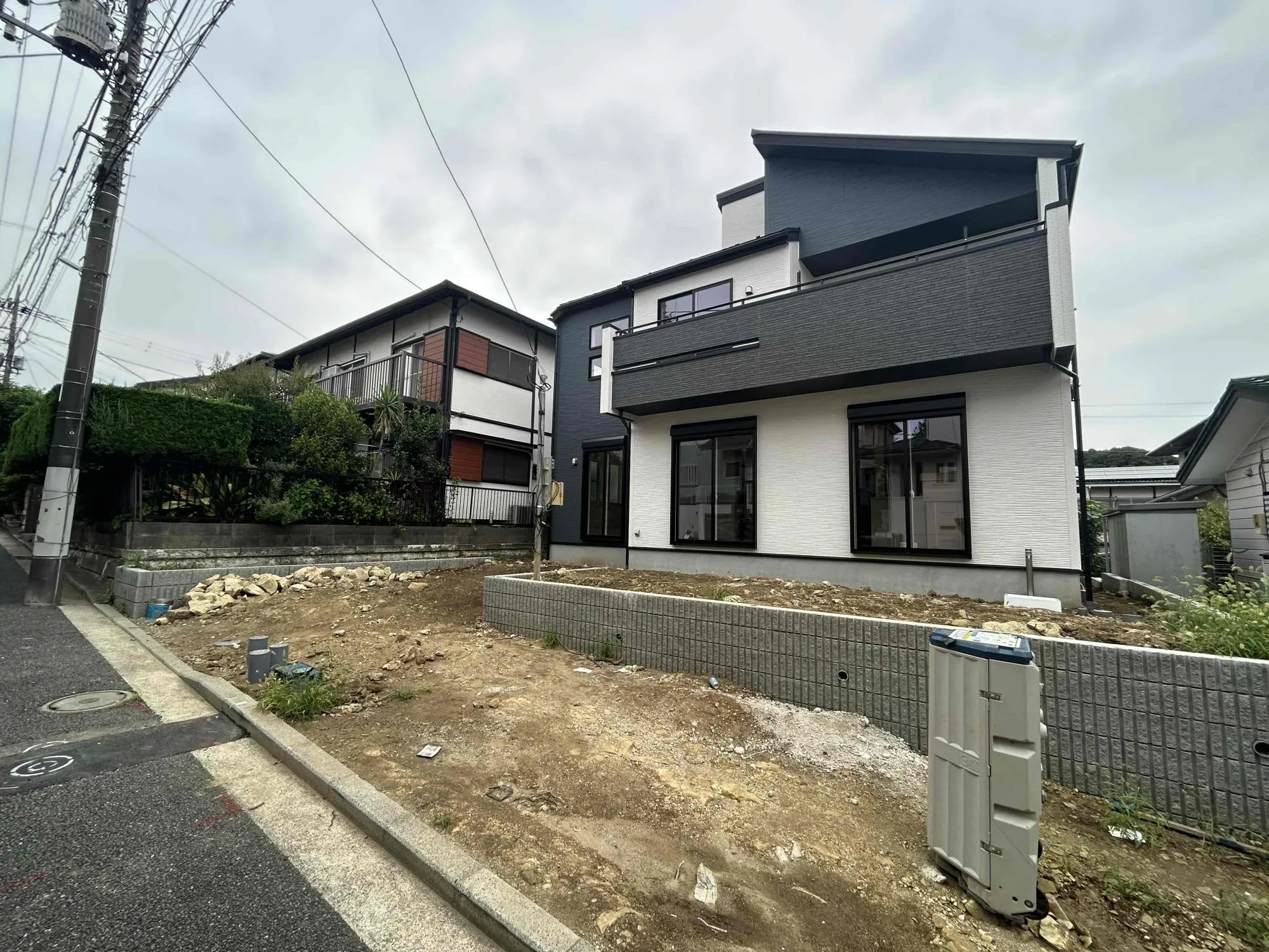 現地外観写真
室内完成致しました。
いつでもご内覧いただけます!