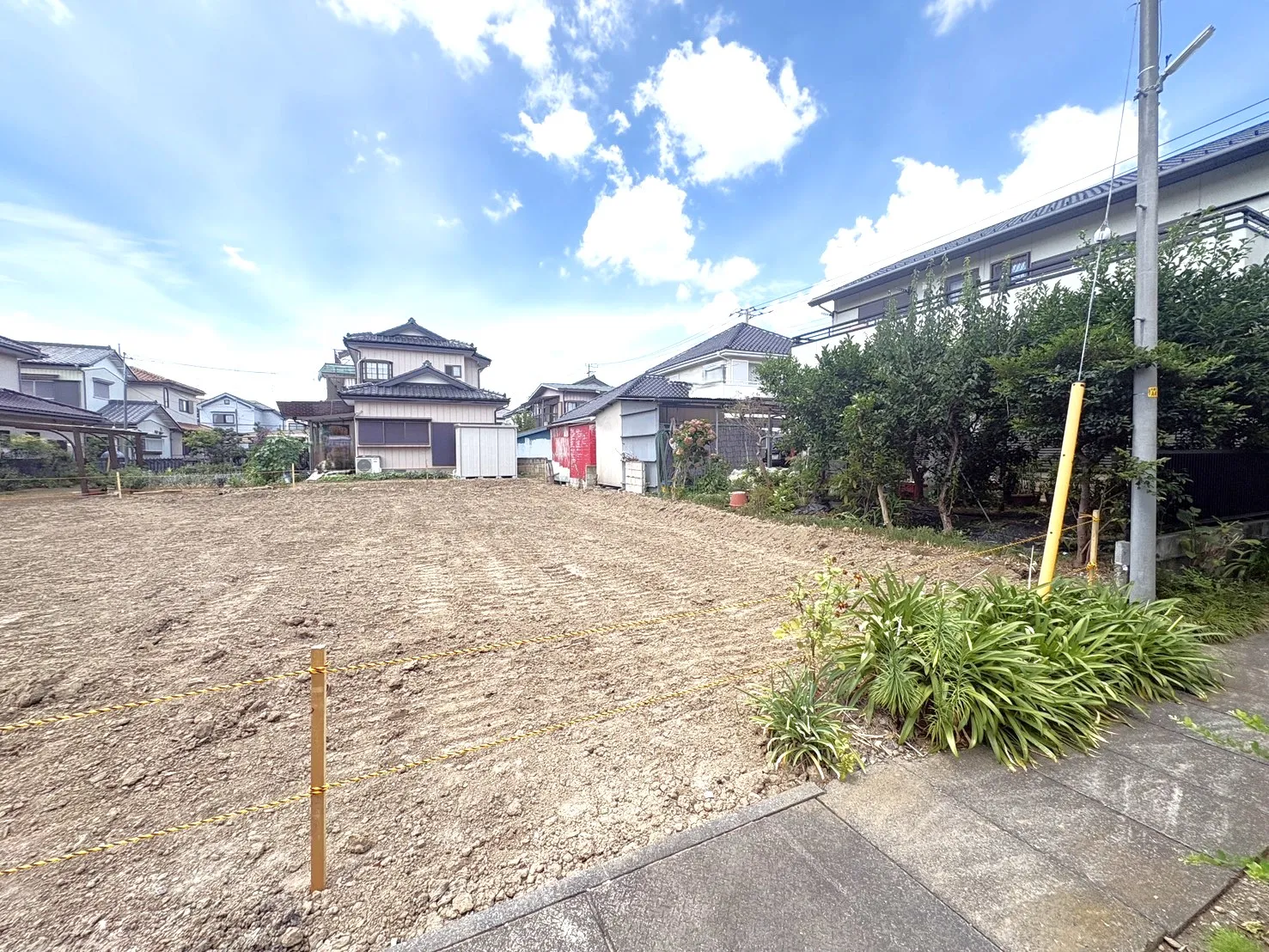 【外観写真】駅や商業施設、公共施設が徒歩圏内に揃う便利な住環境。毎日のお買い物やお出かけもスムーズに行えます。