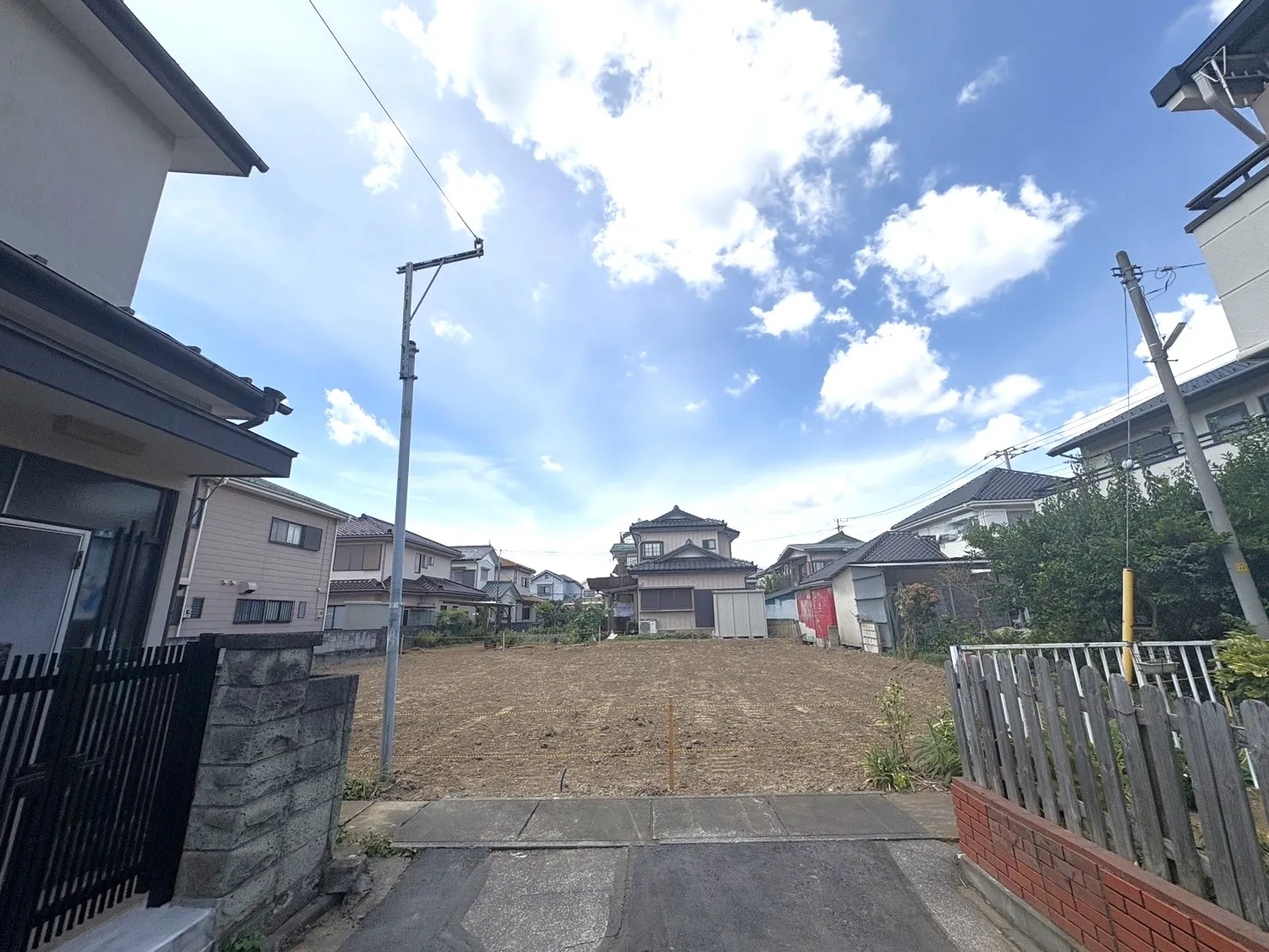【外観写真】LDKは約16帖の広々空間。折上天井やポップアップ天井を採用し、開放感とデザイン性を演出しています。