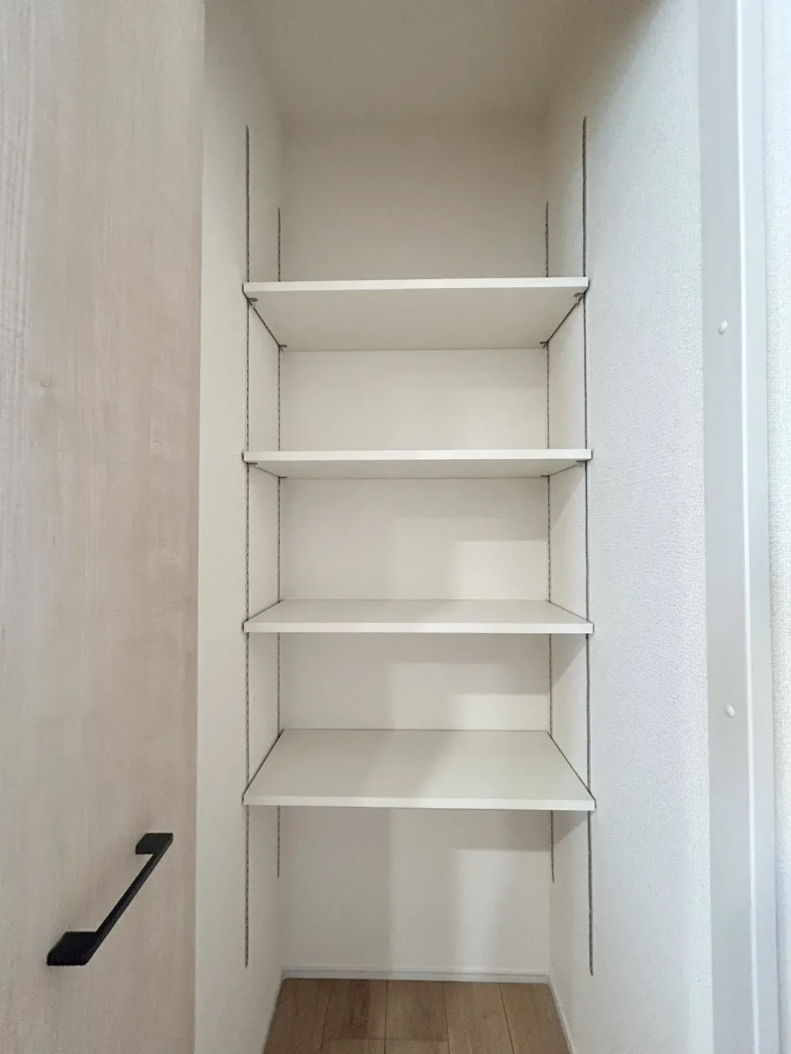 キッチン横 収納