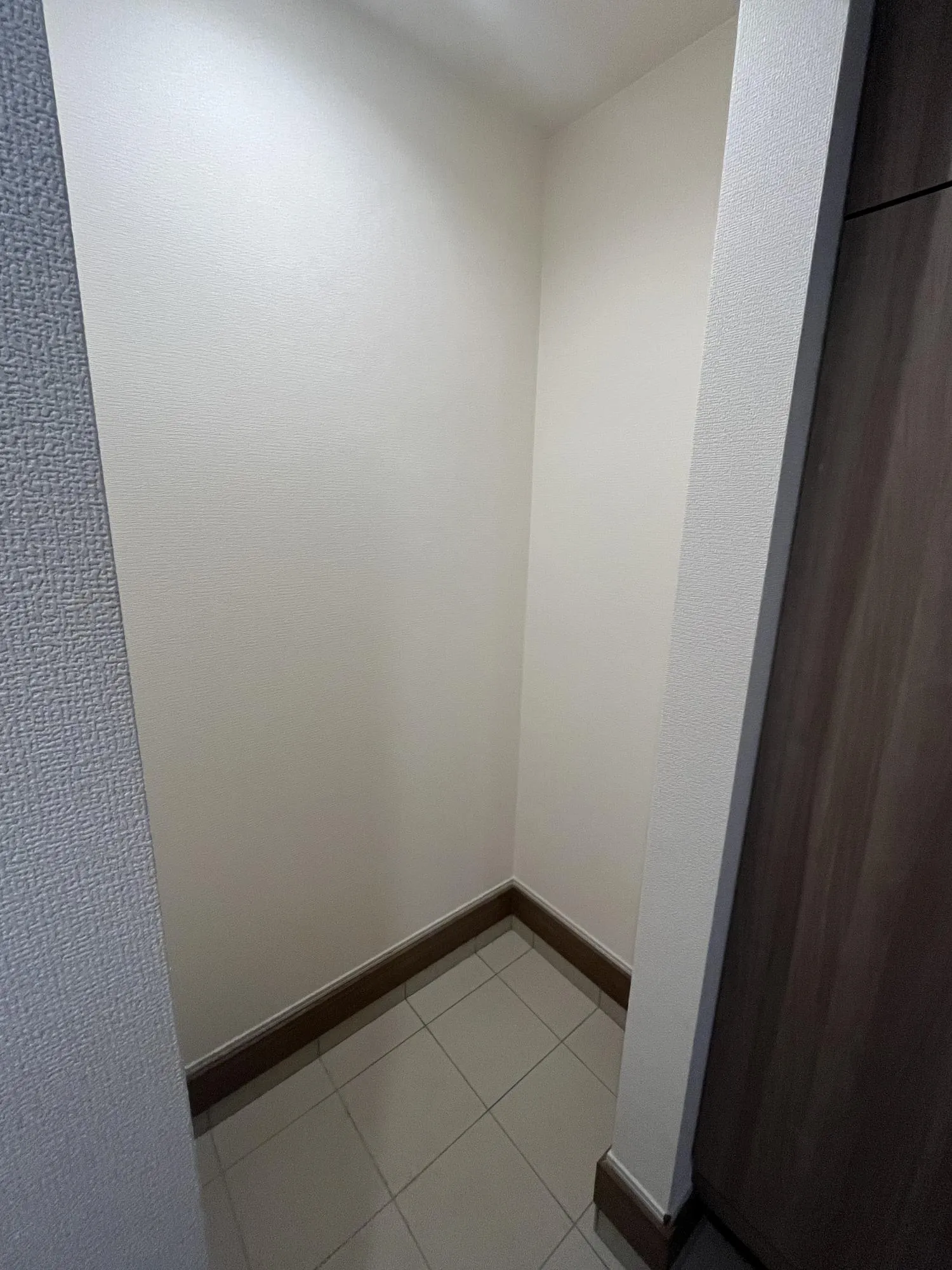 【4号棟/玄関土間収納】　