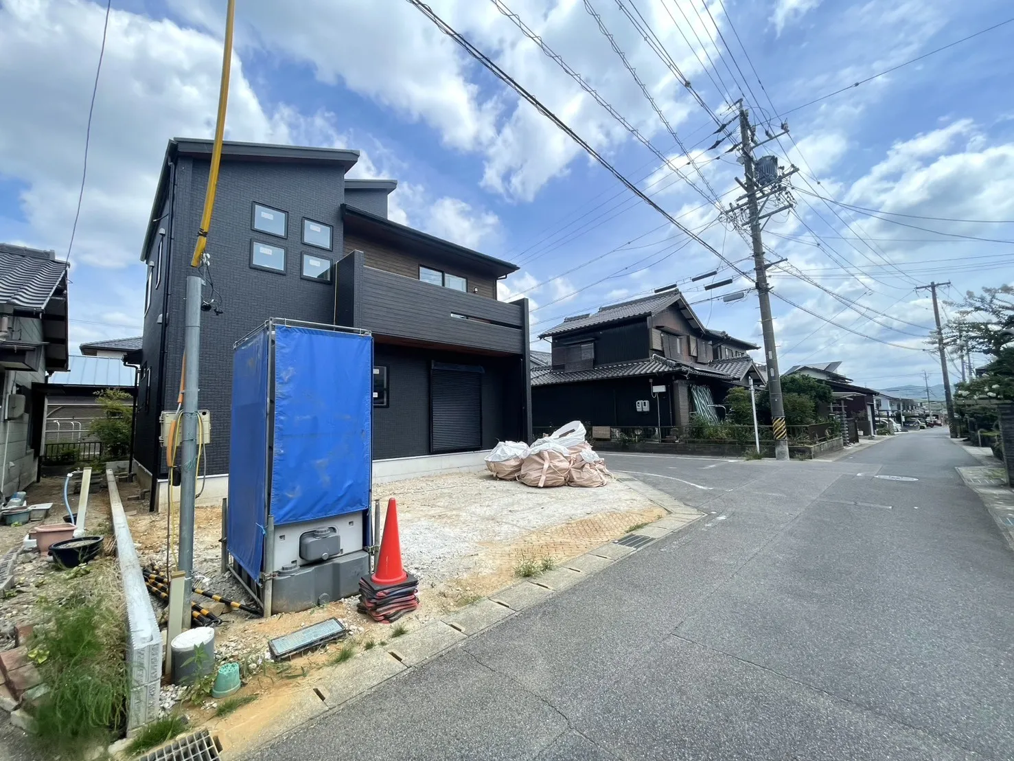 販売現地