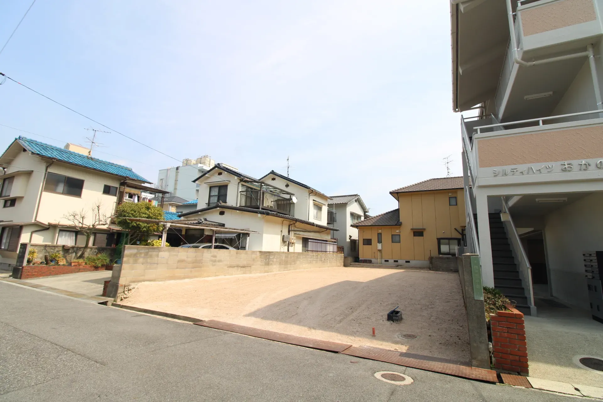 前面道路から見た宅地