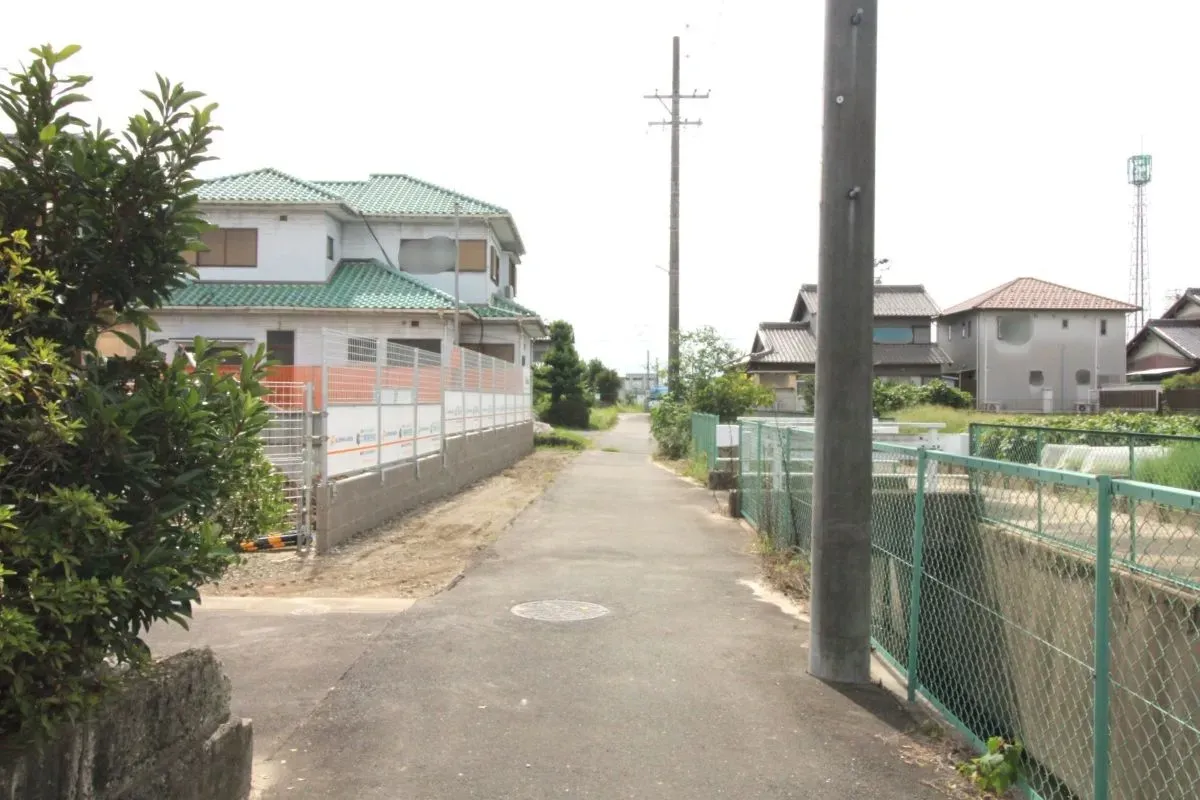 9月20日撮影 西側道路(北→南)