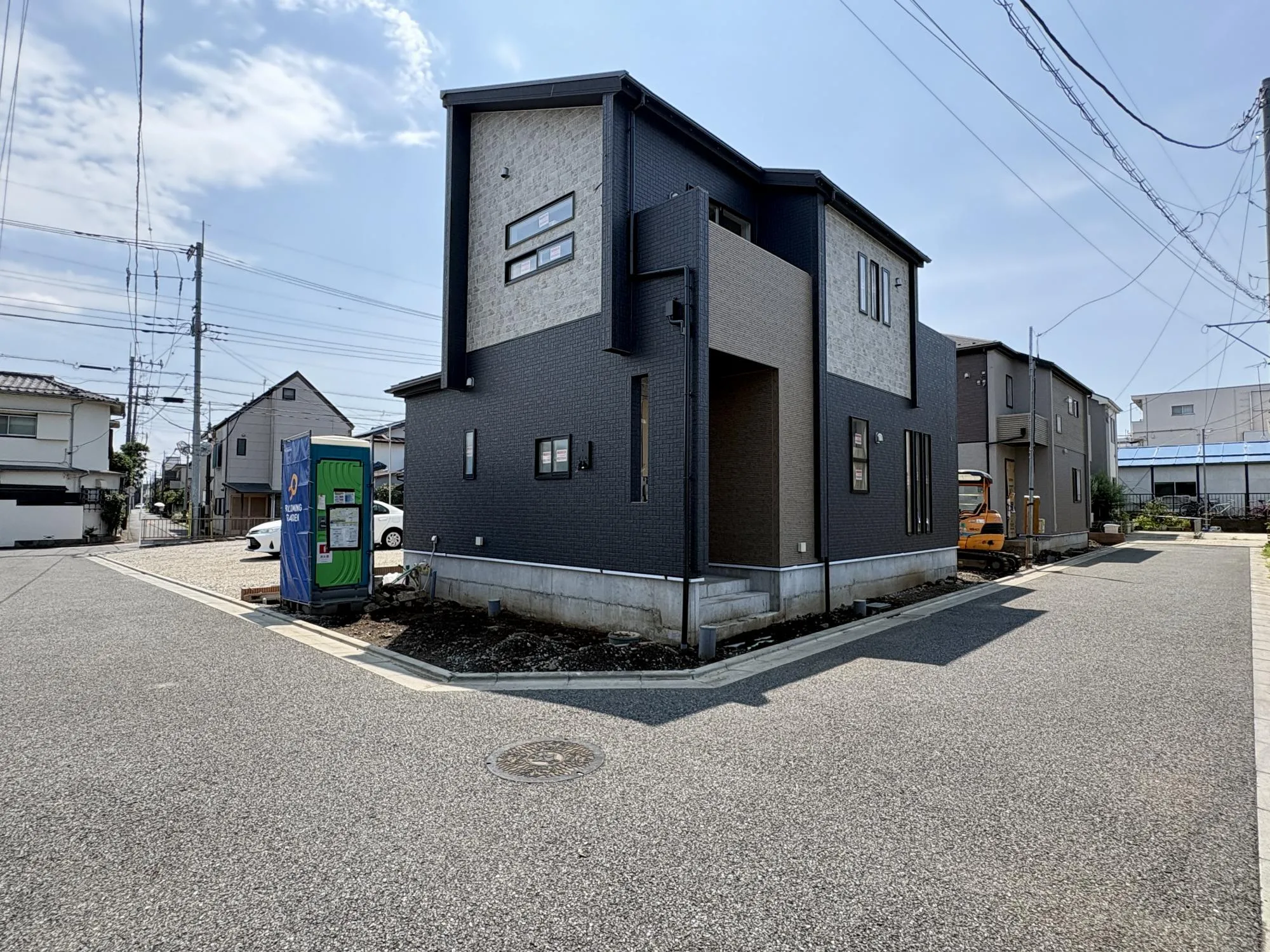 【前面道路含む現地写真】
