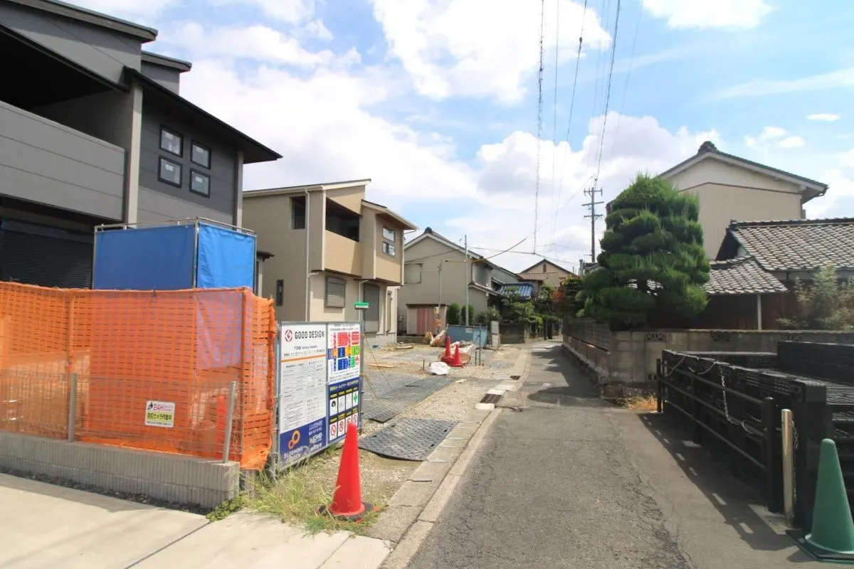 8月30日撮影 南側道路(西→東)