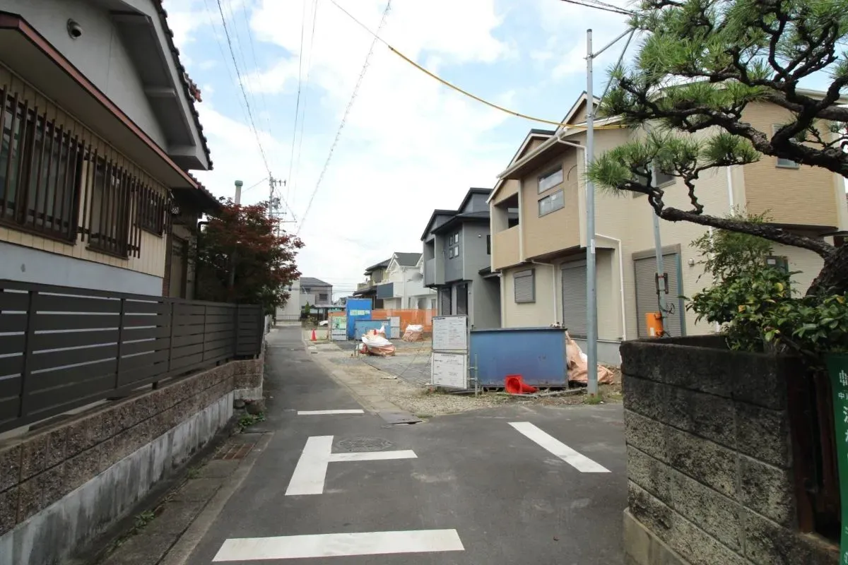 8月30日撮影 南側道路(東→西)