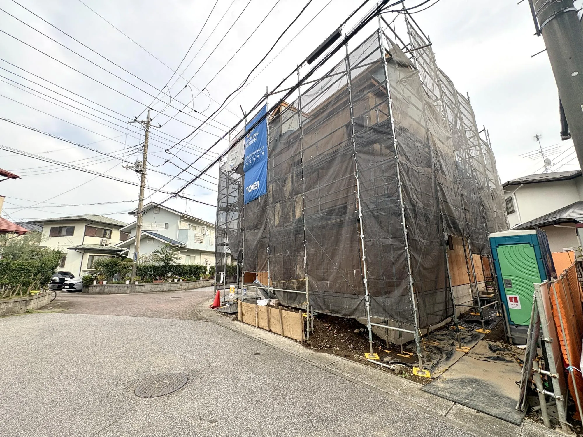 【外観写真】耐震等級3に加え制震ダンパーを標準装備。長期優良住宅認定を受けた、安心して永く暮らせる住まいです。