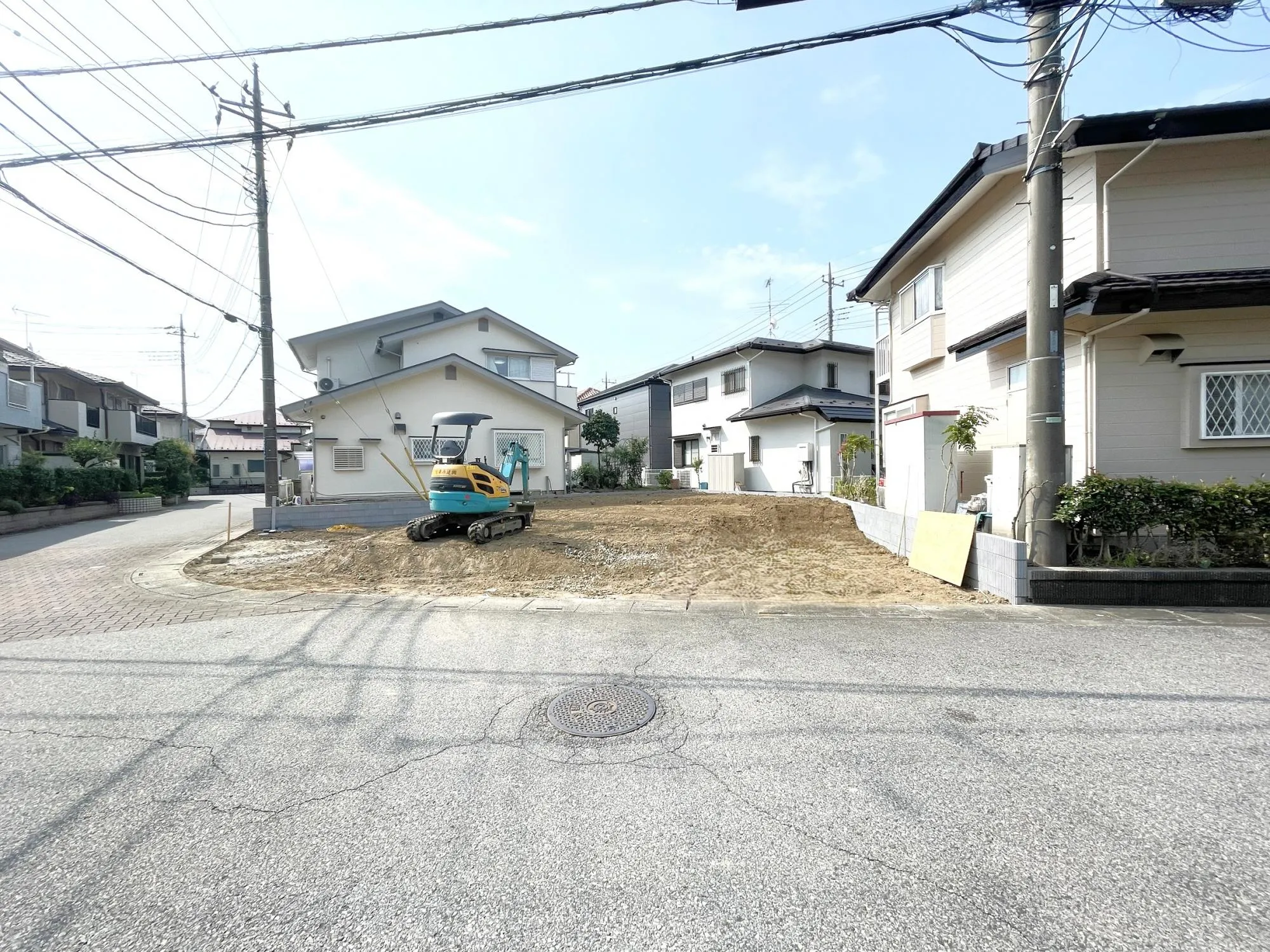 【外観写真】制震ダンパーを搭載した、地震に強い住まいです。地震の揺れを吸収し、建物へのダメージを軽減してくれる特徴があります。