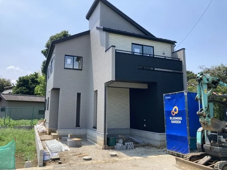 現在建築中の新築住宅です!これから素敵な住まいが完成するのが楽しみですね☆