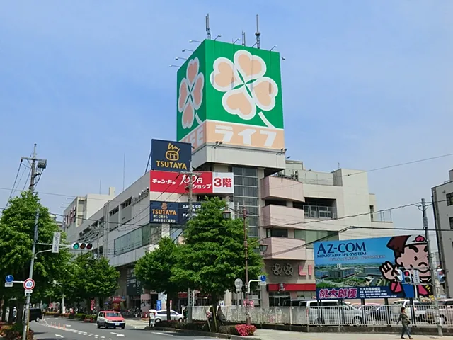 ライフ吉川駅前店