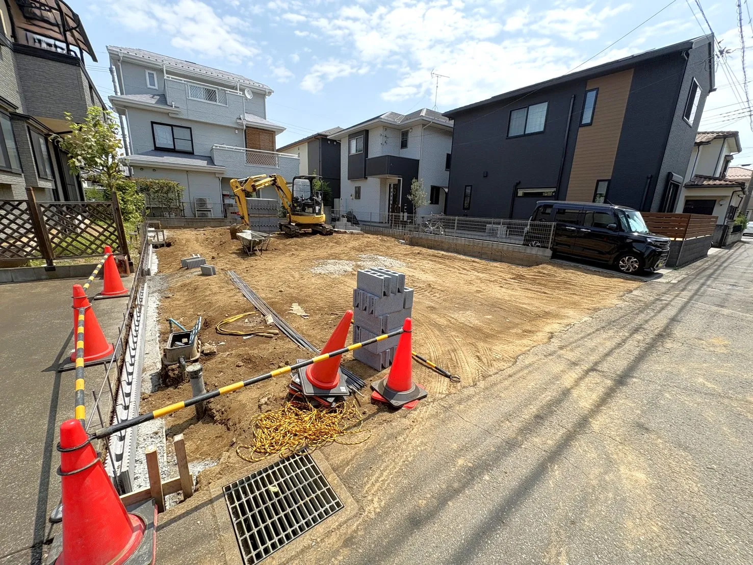 【外観写真】長期優良住宅のため各種税制優遇も受けられます。耐震等級3の安心構造に加え、太陽光パネルを標準搭載した住まいです。
