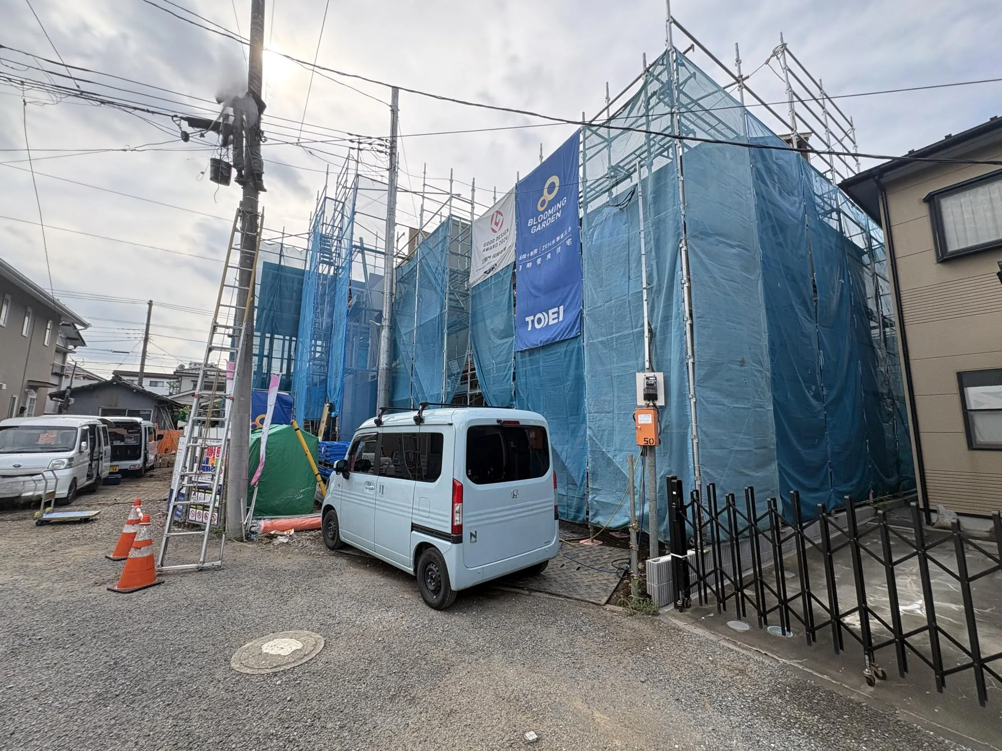 【外観写真】上尾小学校徒歩3分、幼稚園徒歩3分。お子さまの通学負担が少なく、子育て世帯にも嬉しいロケーションです。