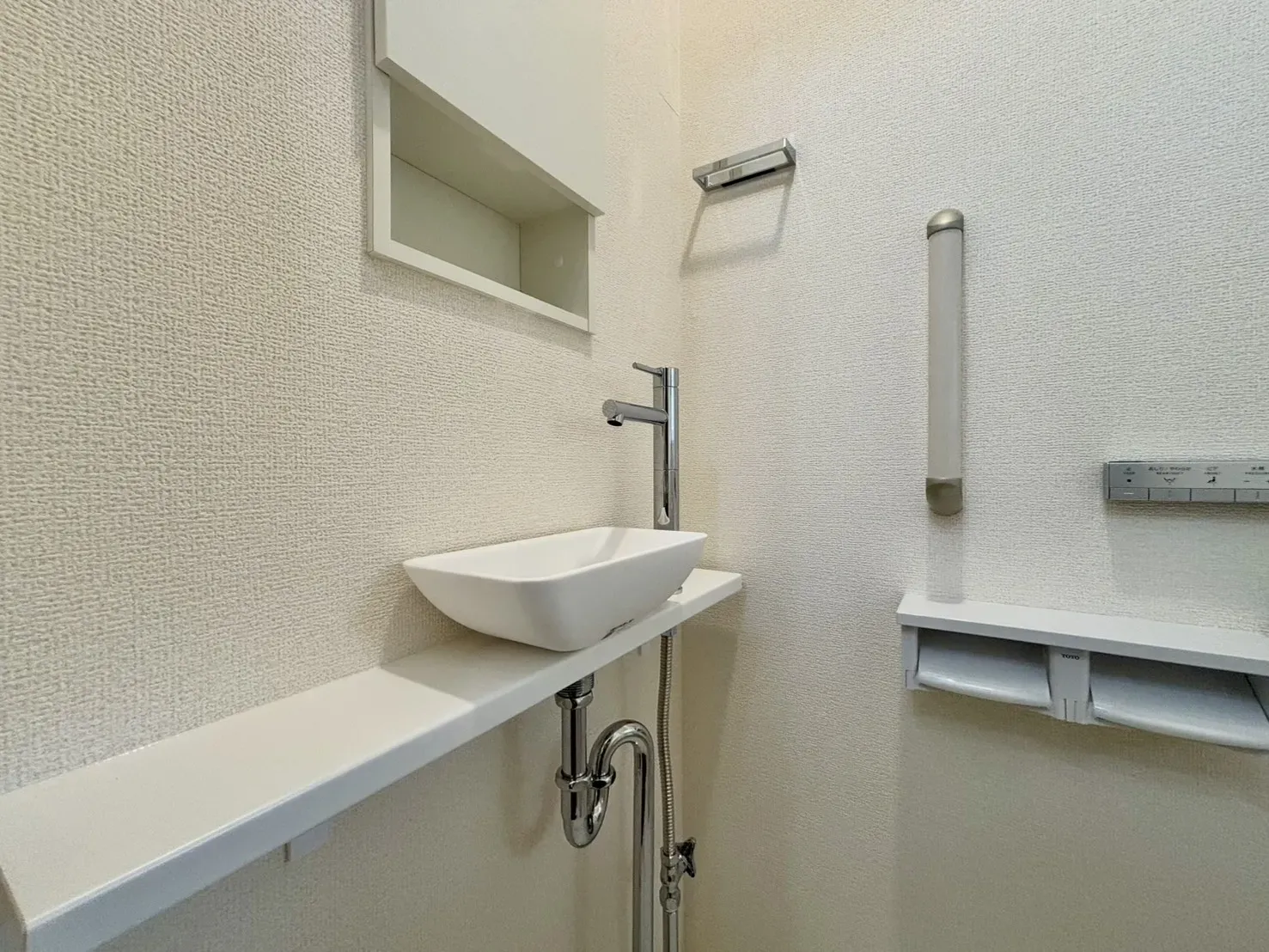 1Fトイレ内手洗器