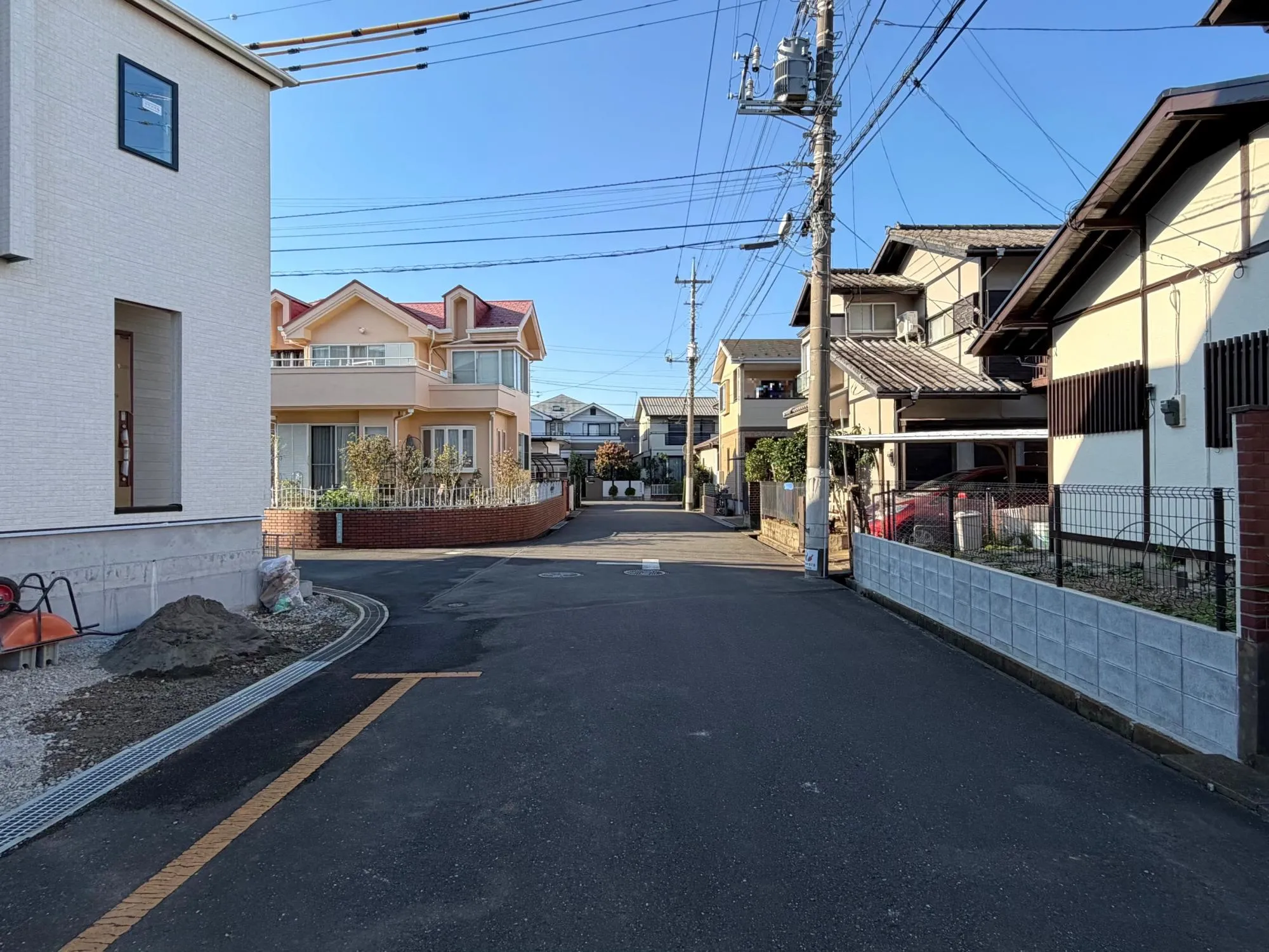 【東側前面道路/約6.0m】