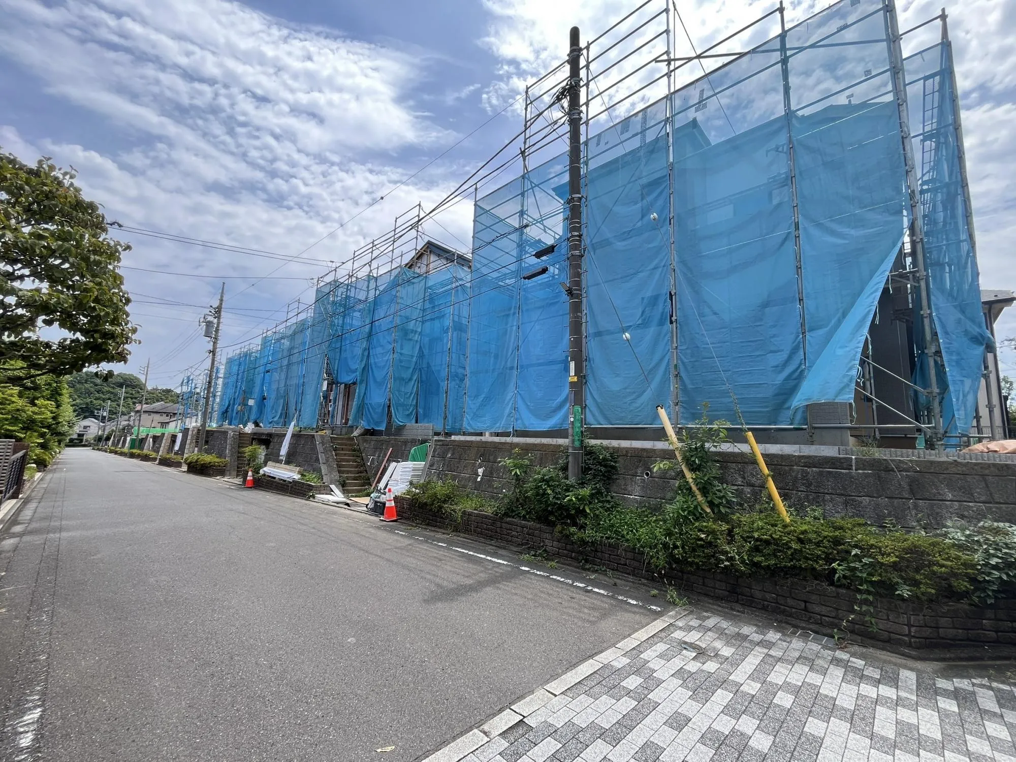 前面道路はゆとりのある幅員6m!
車の出し入れもスムーズで、駐車が苦手な方にも安心です。
