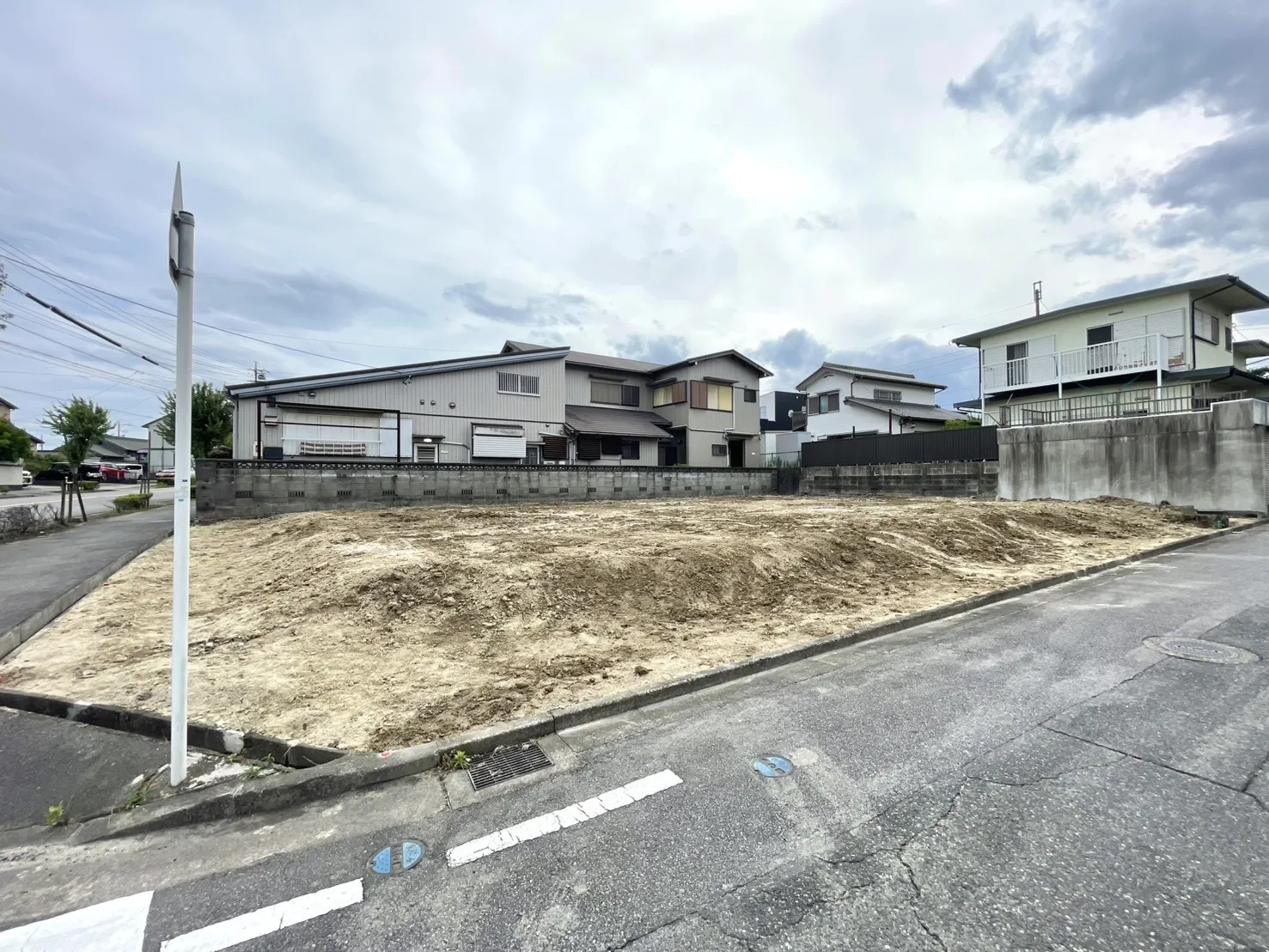 販売現地