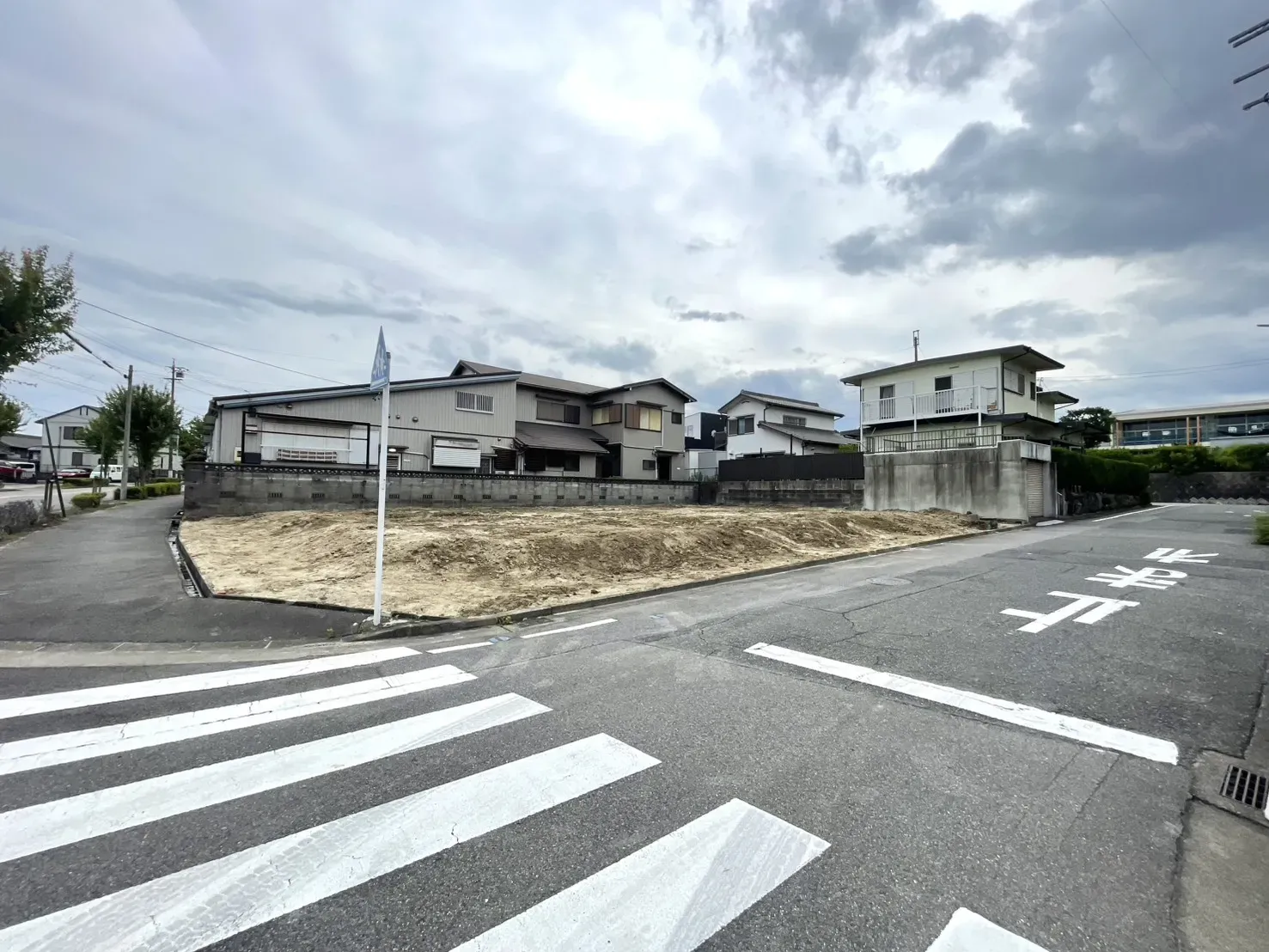 販売現地