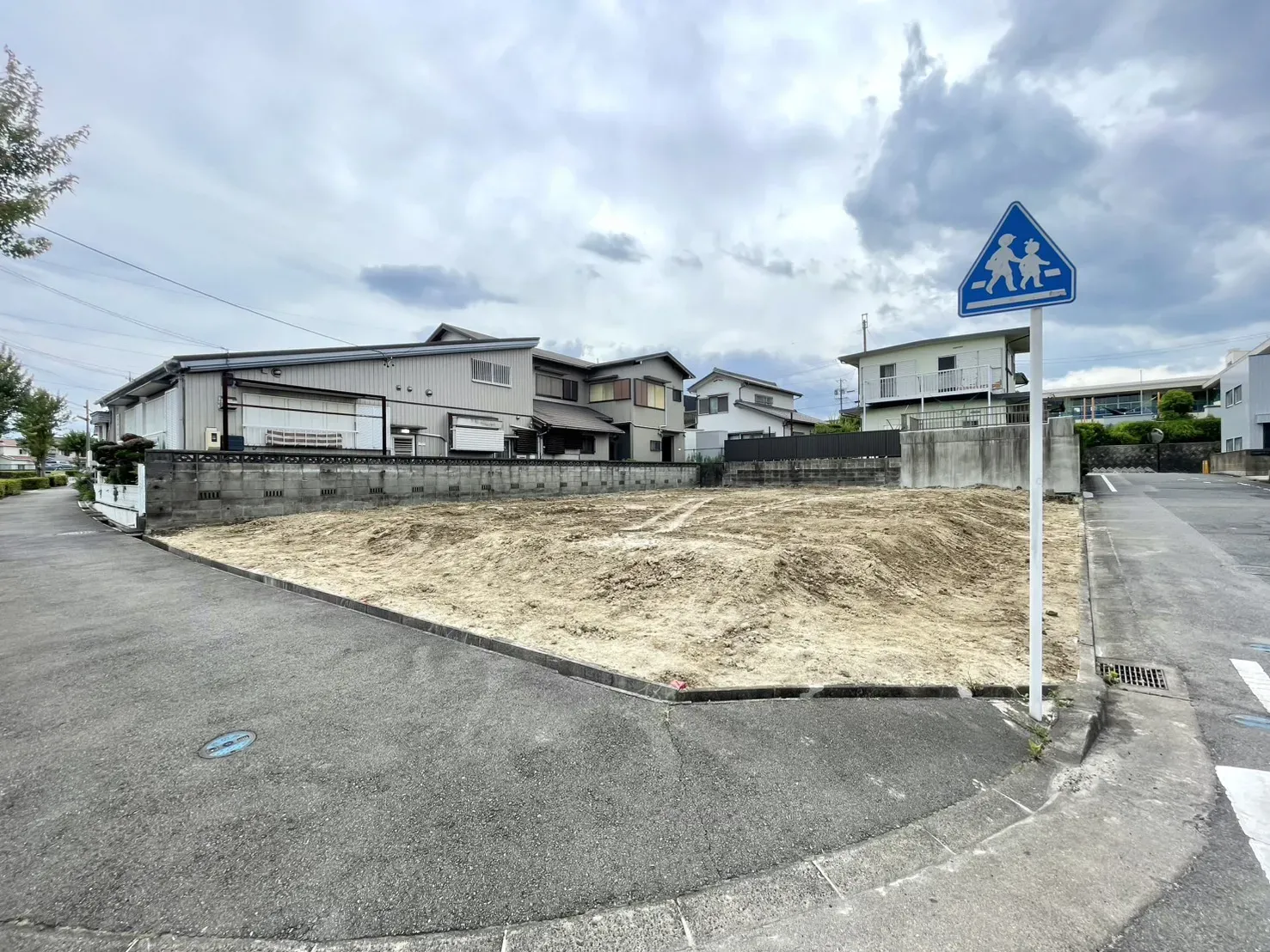 販売現地