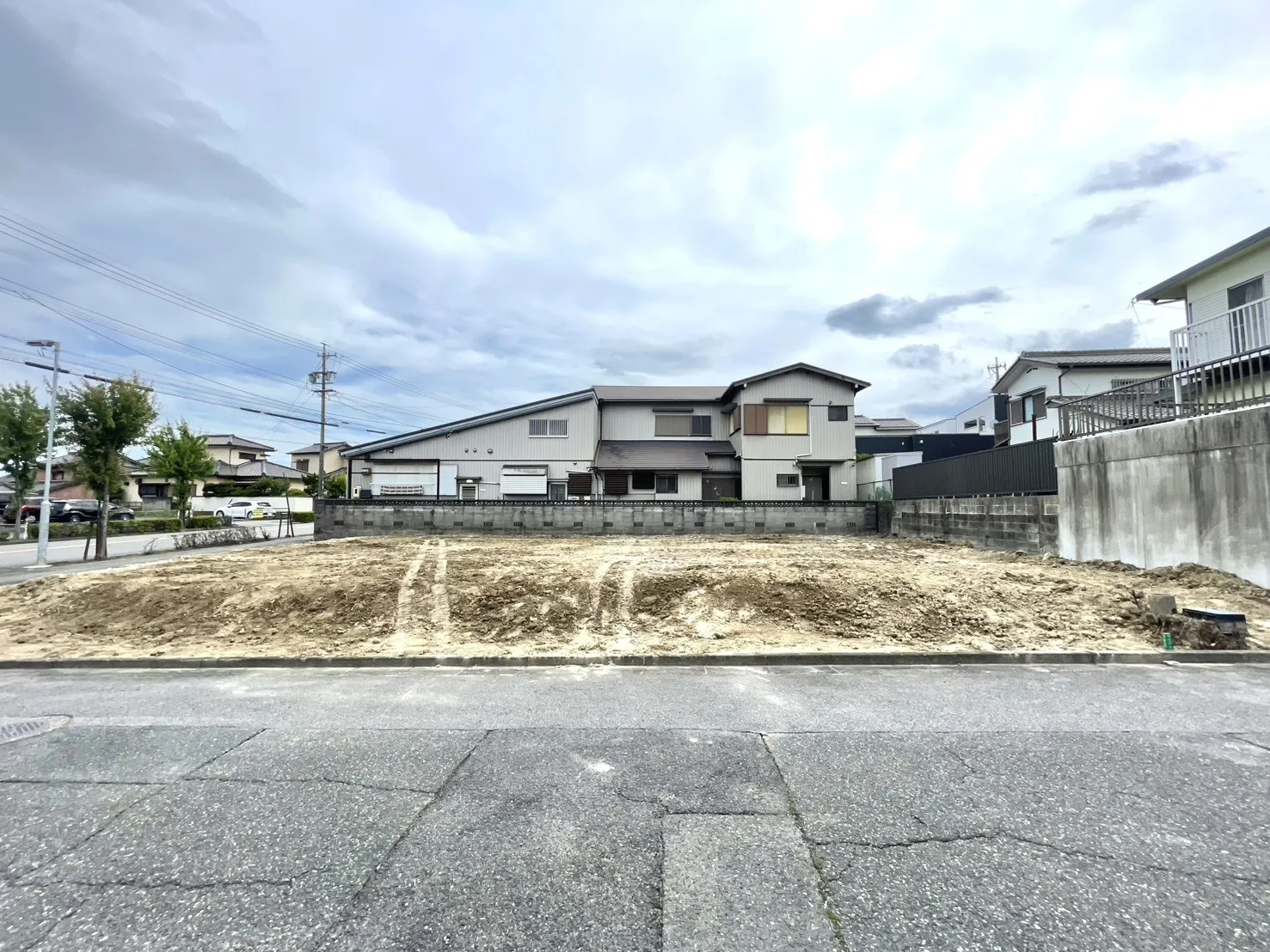 販売現地