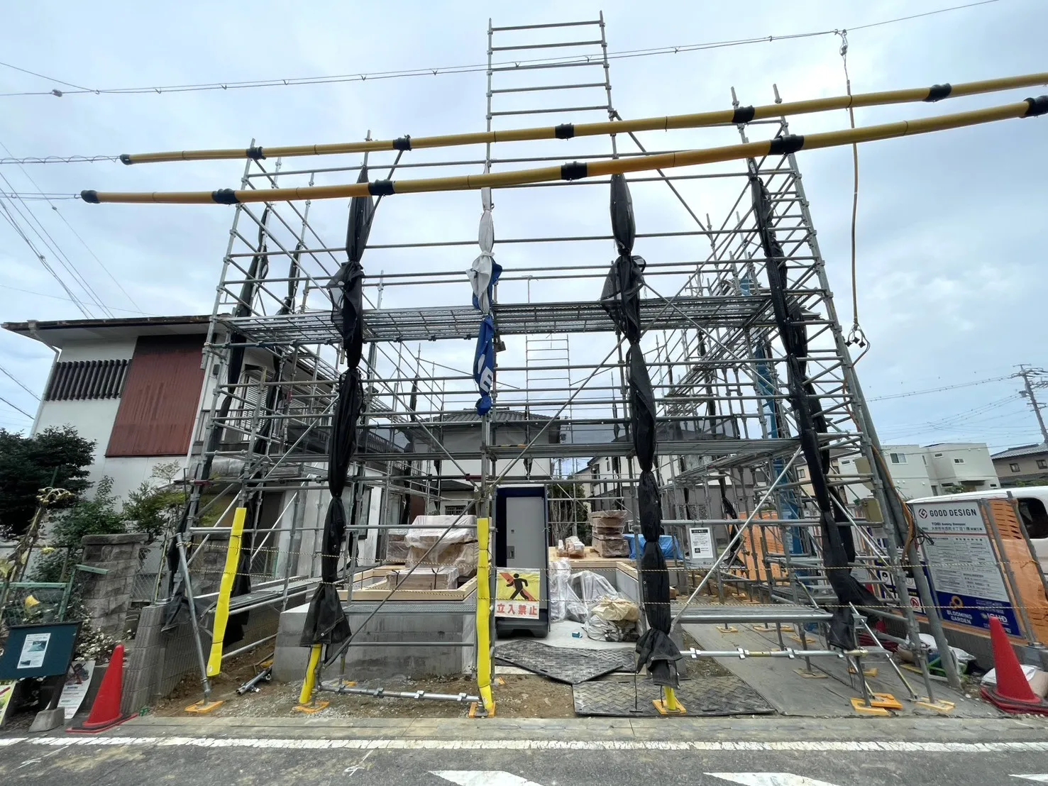販売現地
