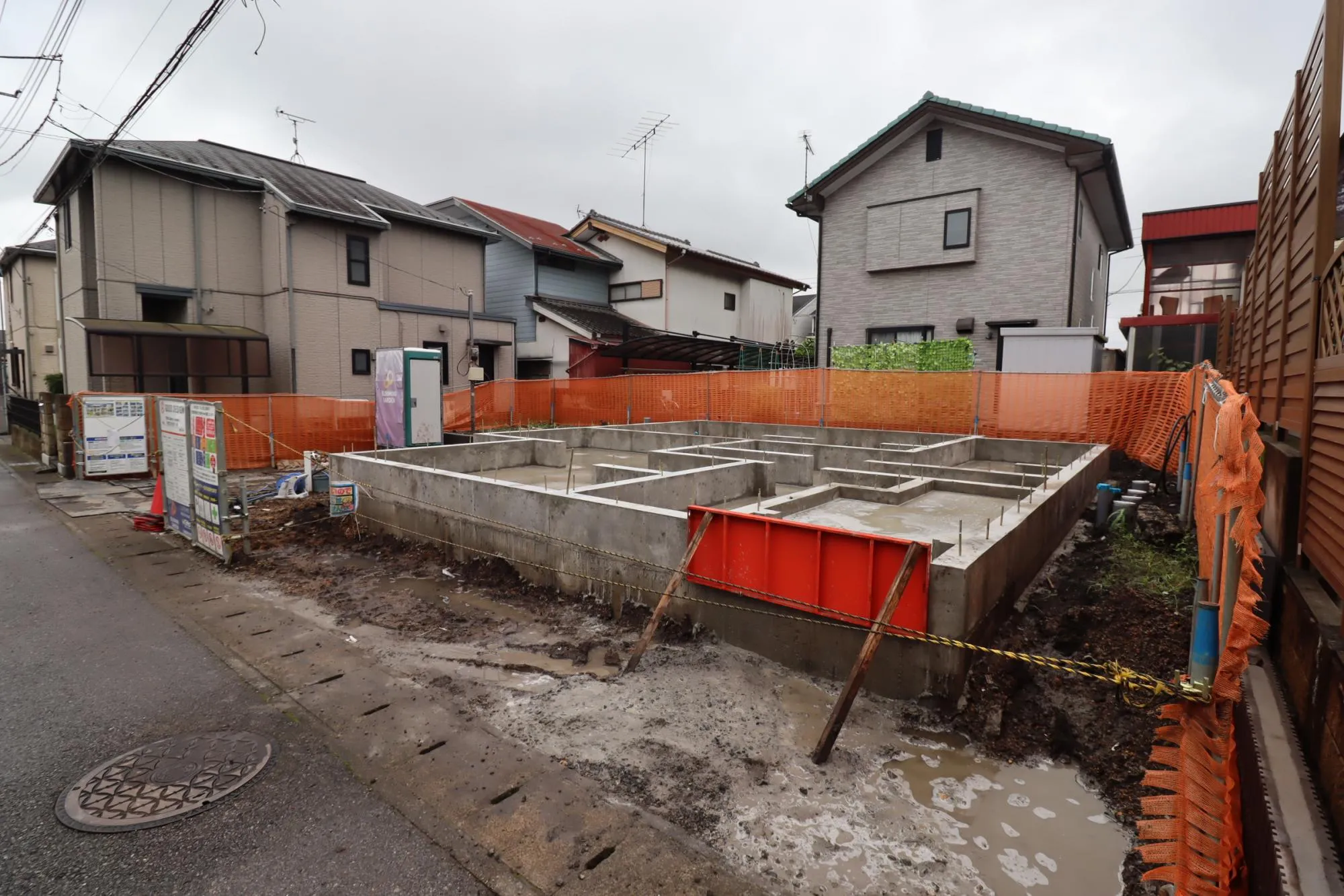 1号棟　外観(基礎工事中)