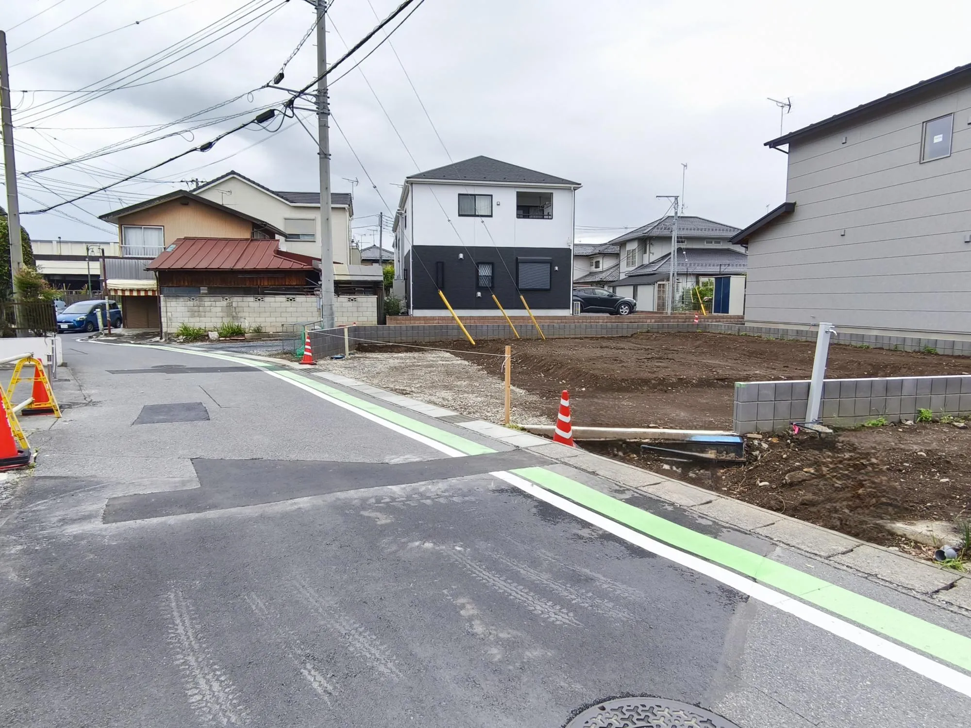 前面道路約4.3m~5.0m公道