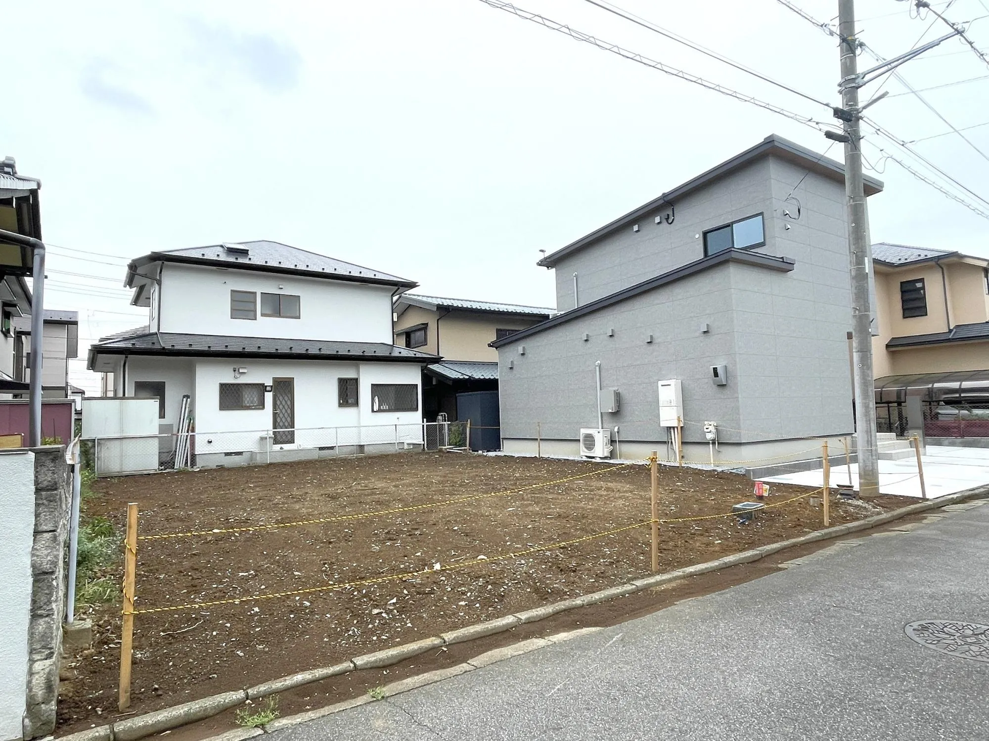 【外観写真】落ち着いた街並みが広がる住宅街。利便性と穏やかな住環境を兼ね備えた永住地にふさわしい立地です。