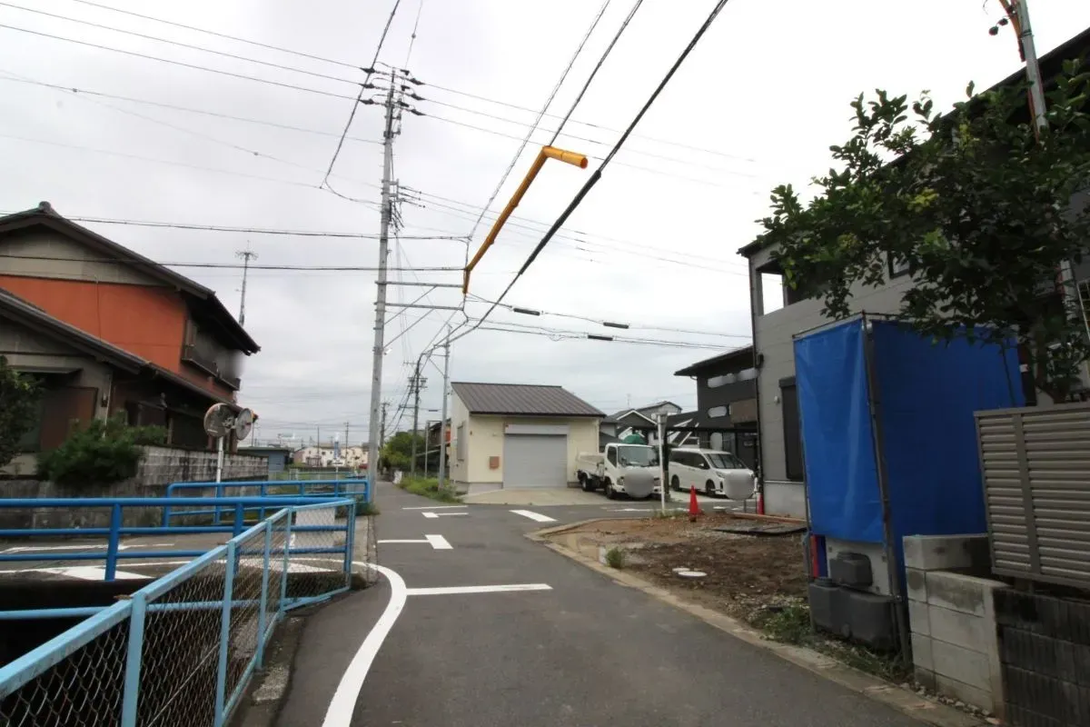 9月27日撮影　南側道路(東→西)