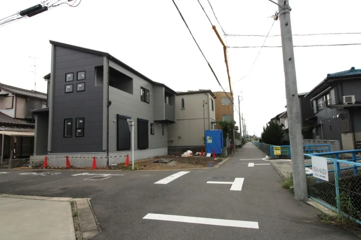 9月27日撮影　南側道路(西→東)
