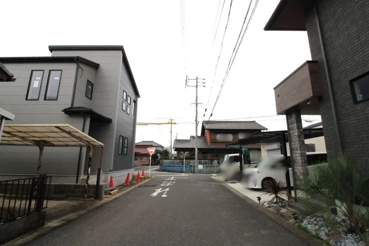 9月27日撮影　西側道路(北→南)