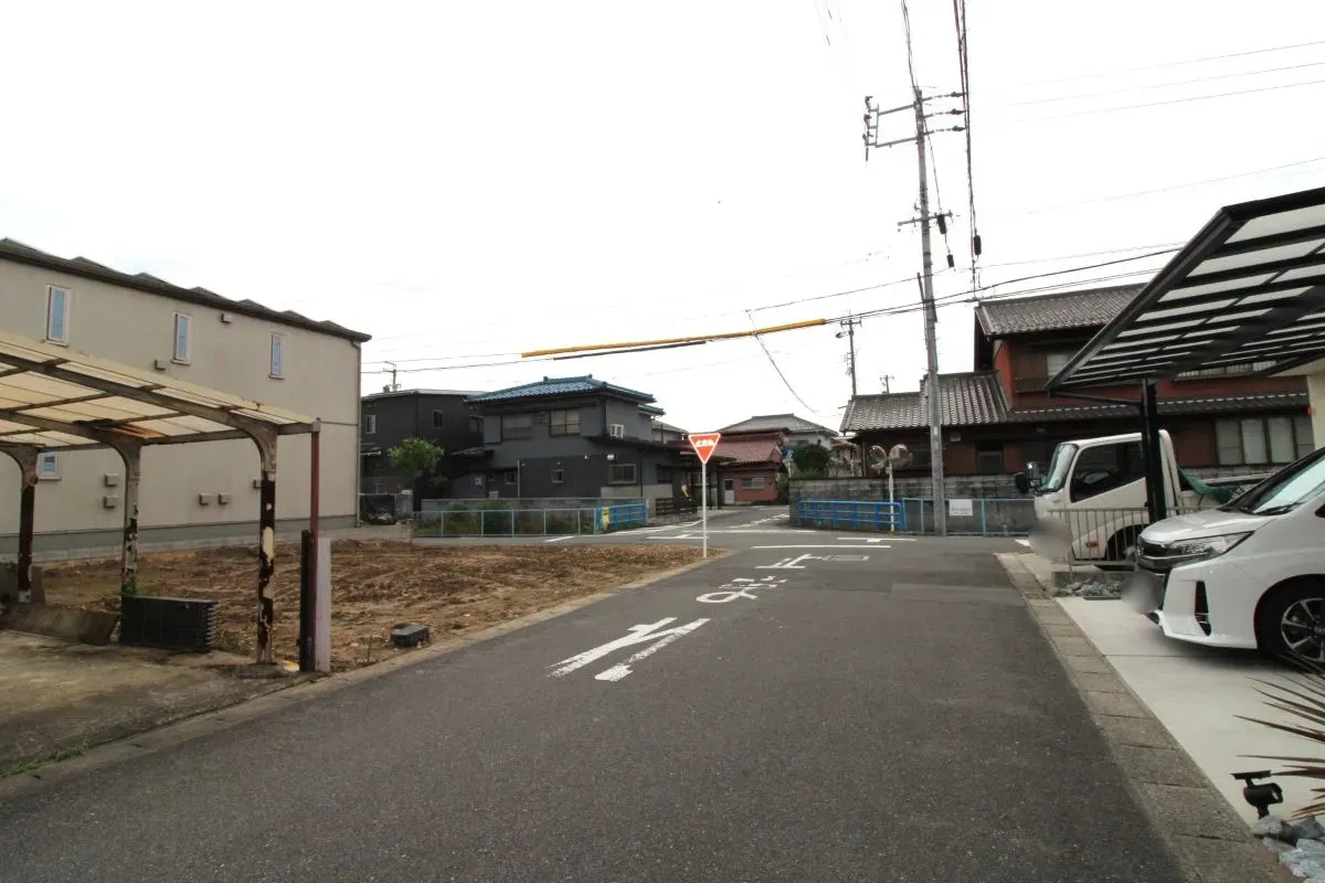 6月22日撮影 西側道路(北→南)