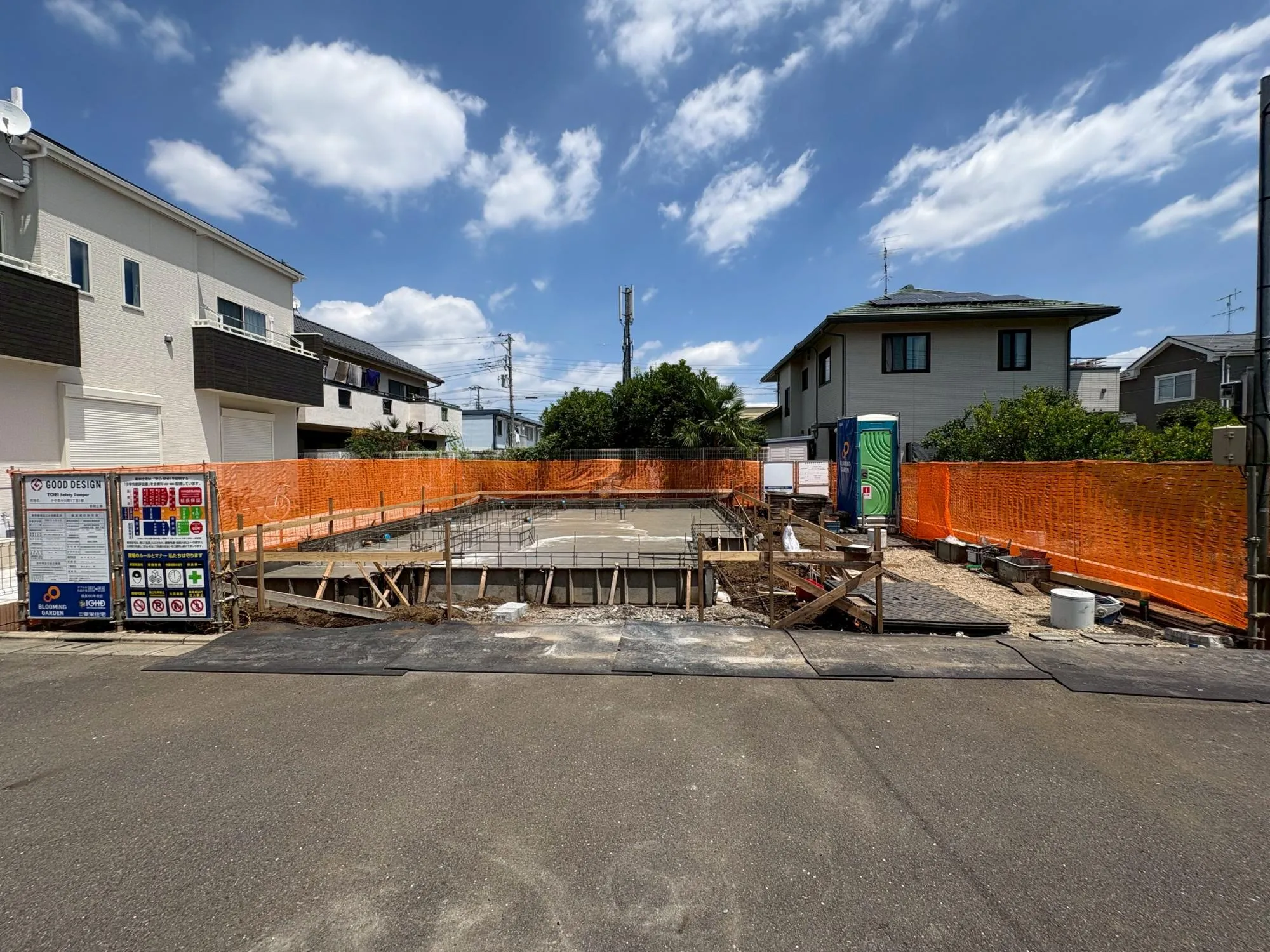 前面道路が6mなので、ストレスフリーで駐車が可能♪♪