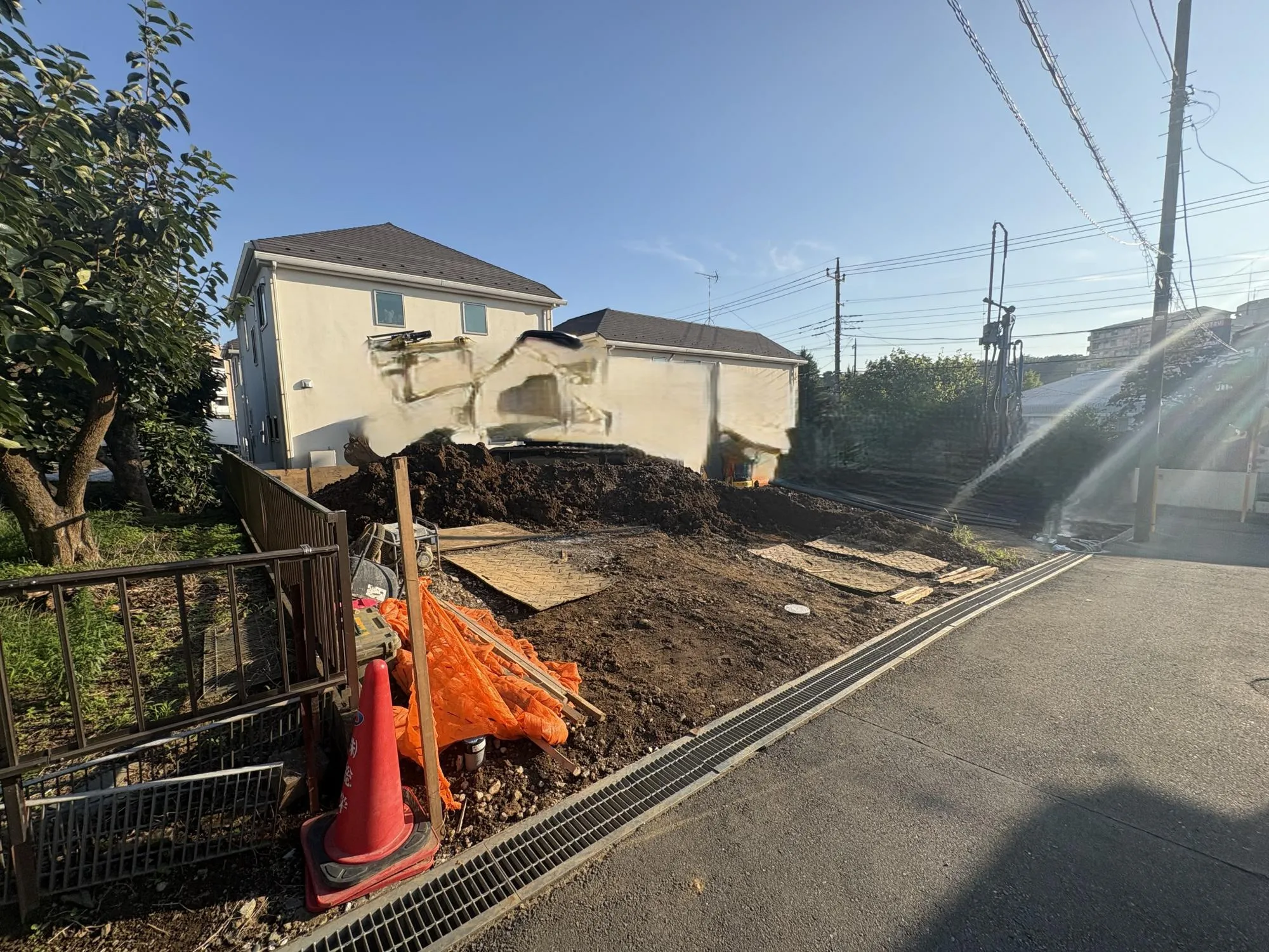 駐車スペース2台(うち軽自動車1台)ございます