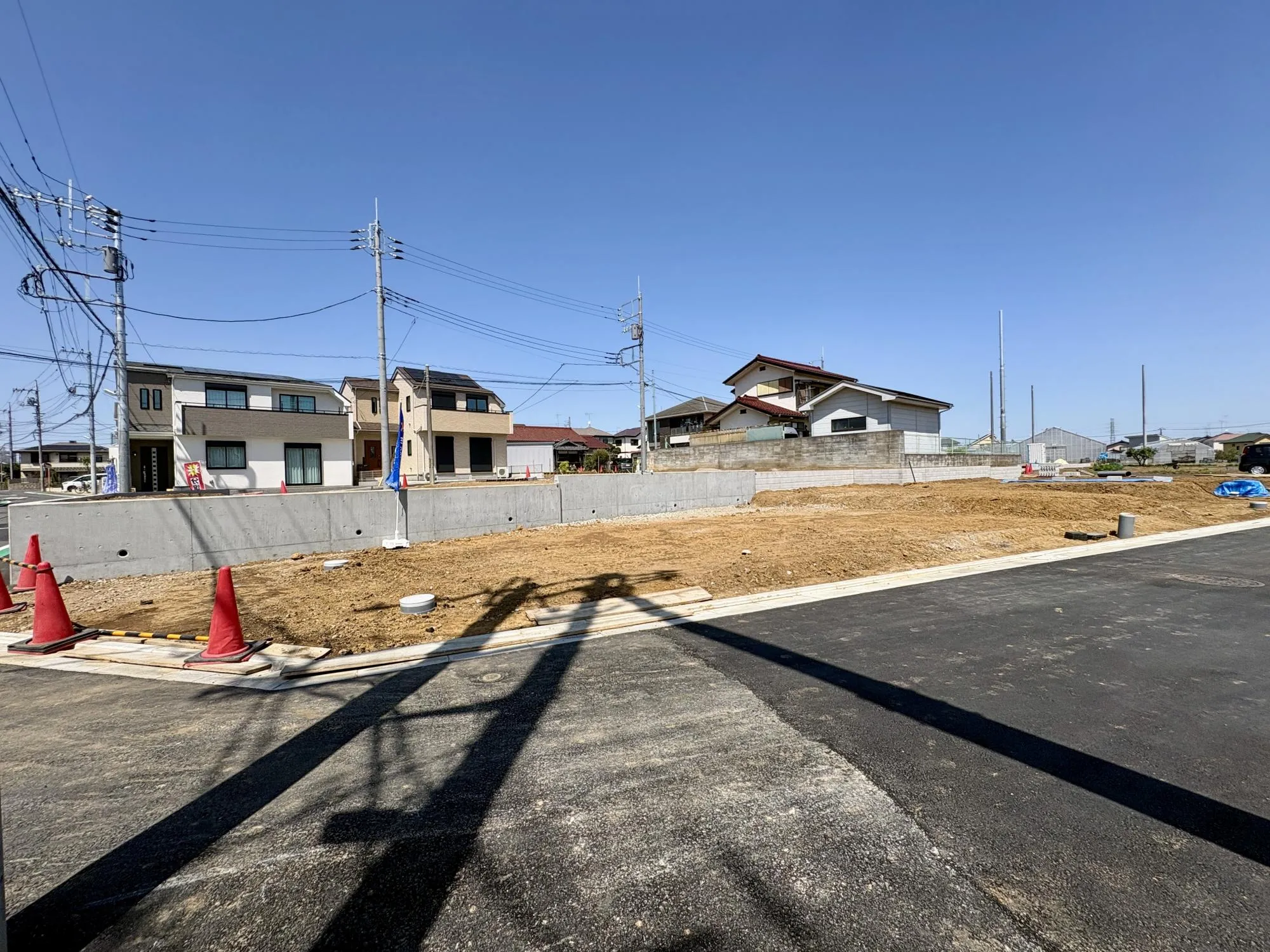 【前面道路含む現地写真】