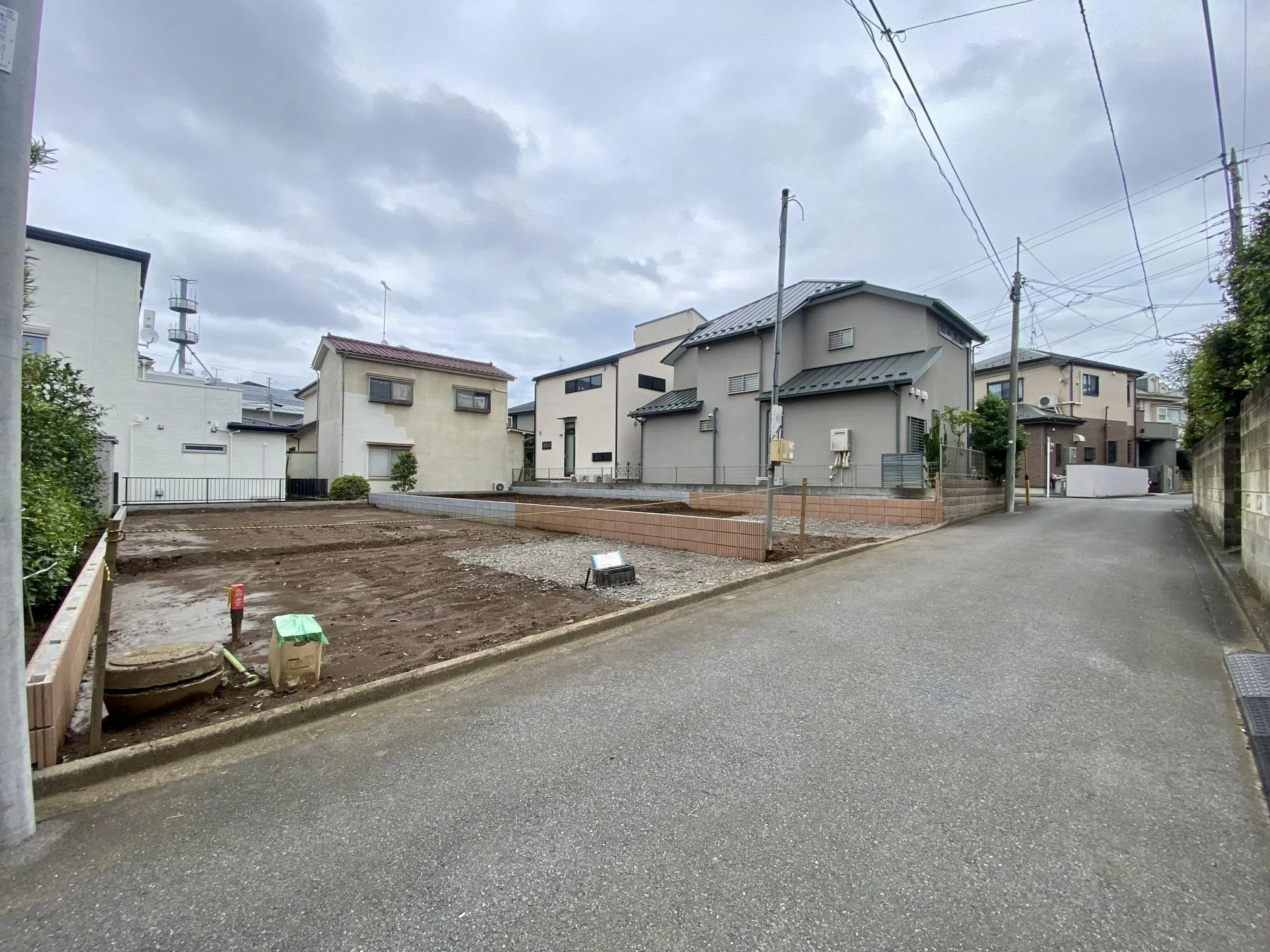 【前面道路含む現地写真】