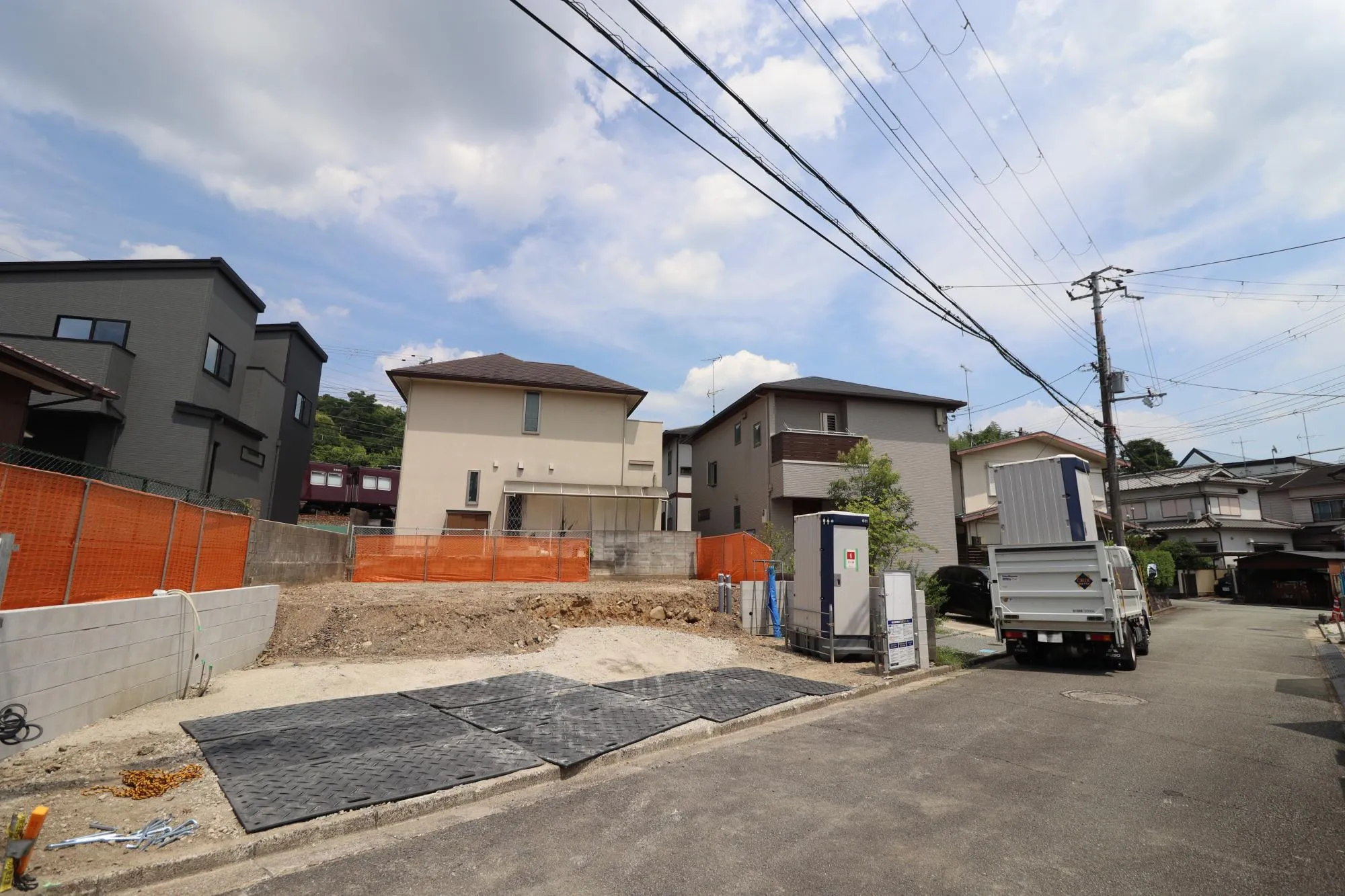 【前面道路含む現地写真】
